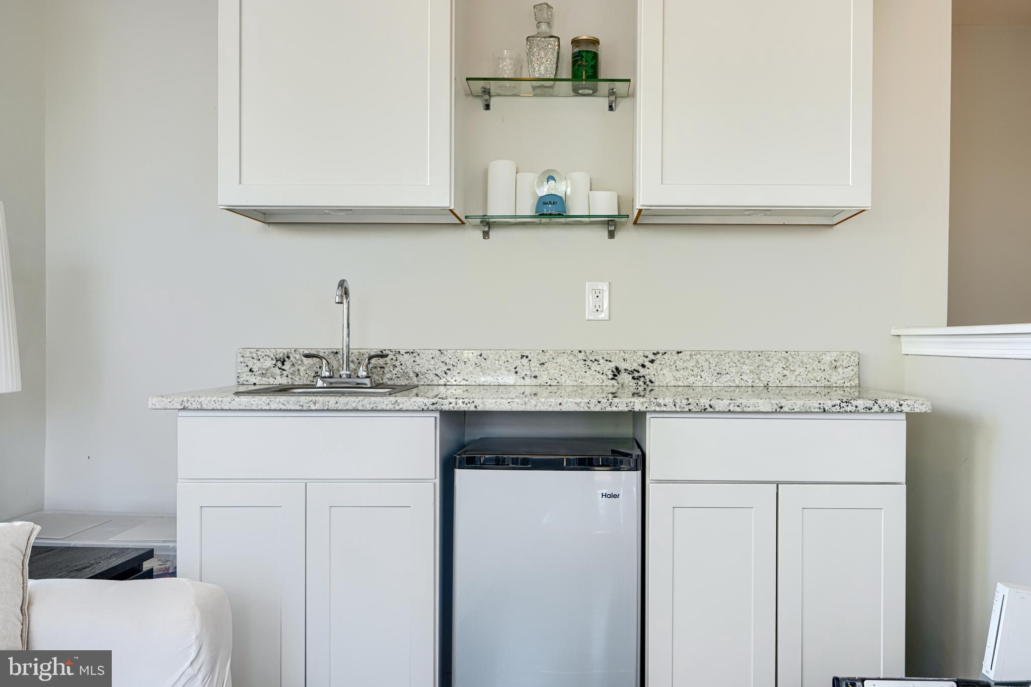 LOCUST POINT - Residential