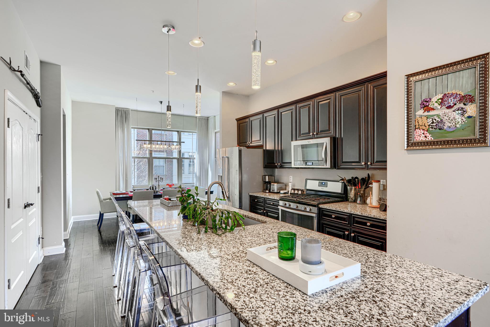 LOCUST POINT - Residential