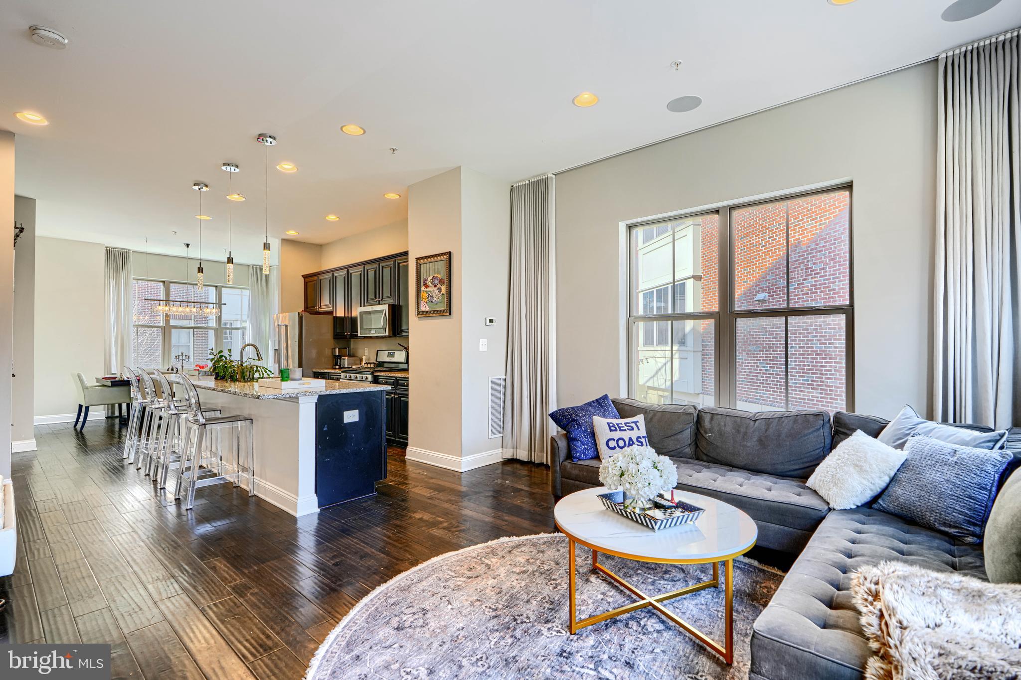 LOCUST POINT - Residential