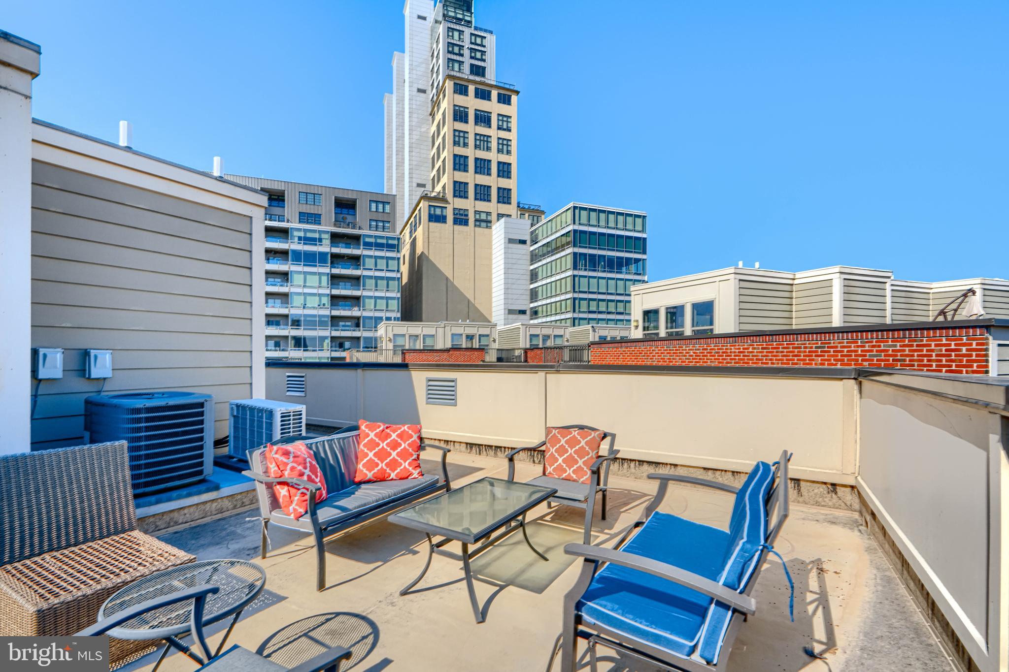 LOCUST POINT - Residential