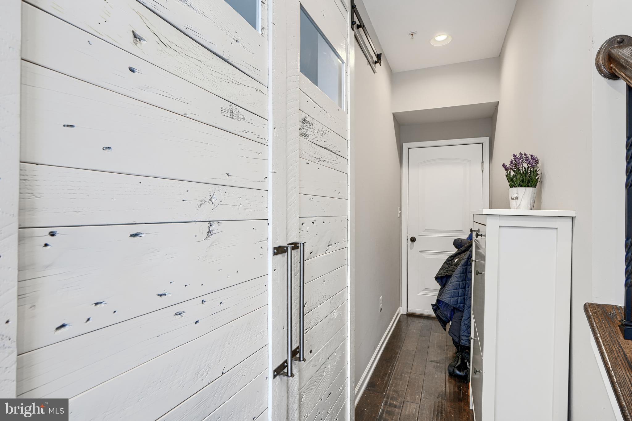 LOCUST POINT - Residential