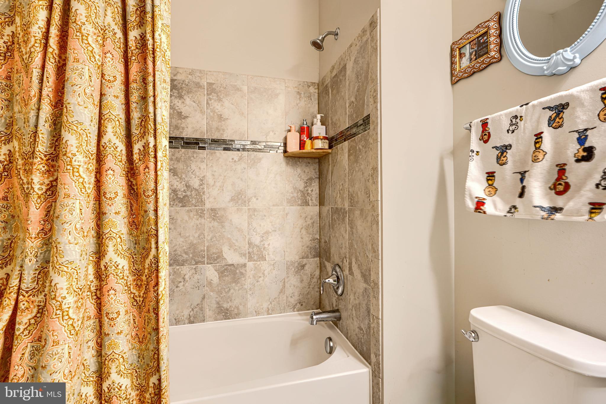 LOCUST POINT - Residential