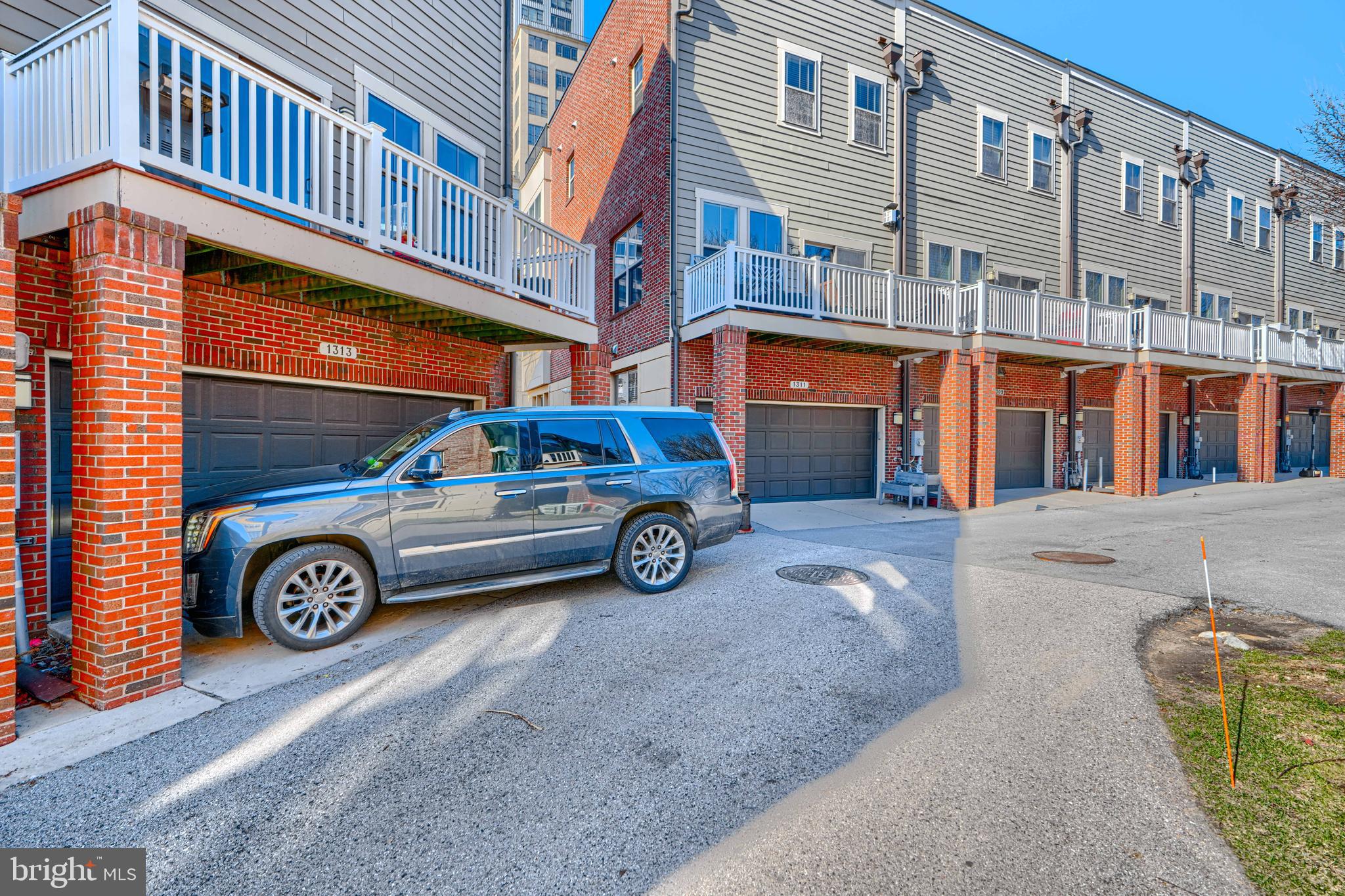 LOCUST POINT - Residential