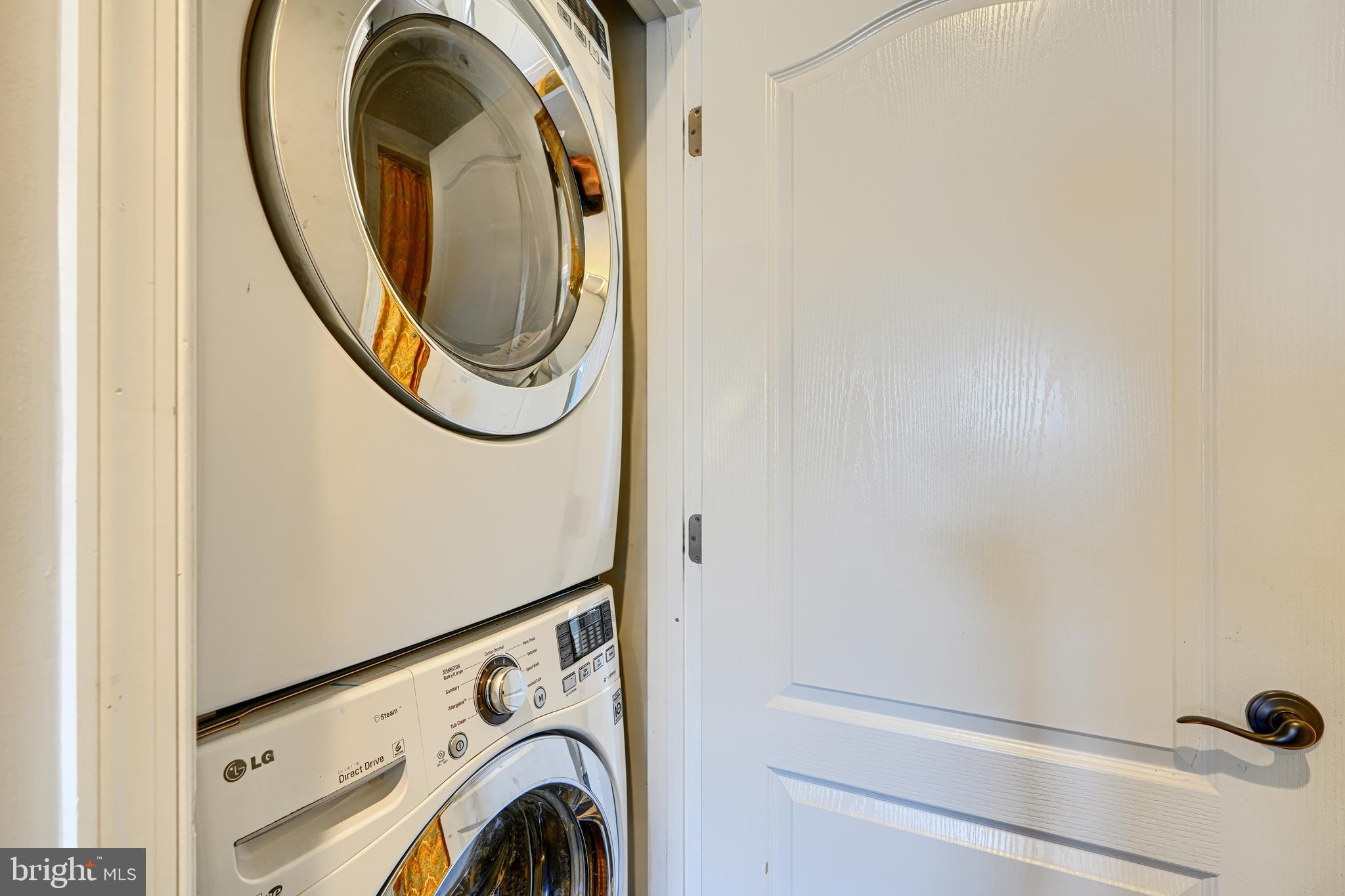 LOCUST POINT - Residential