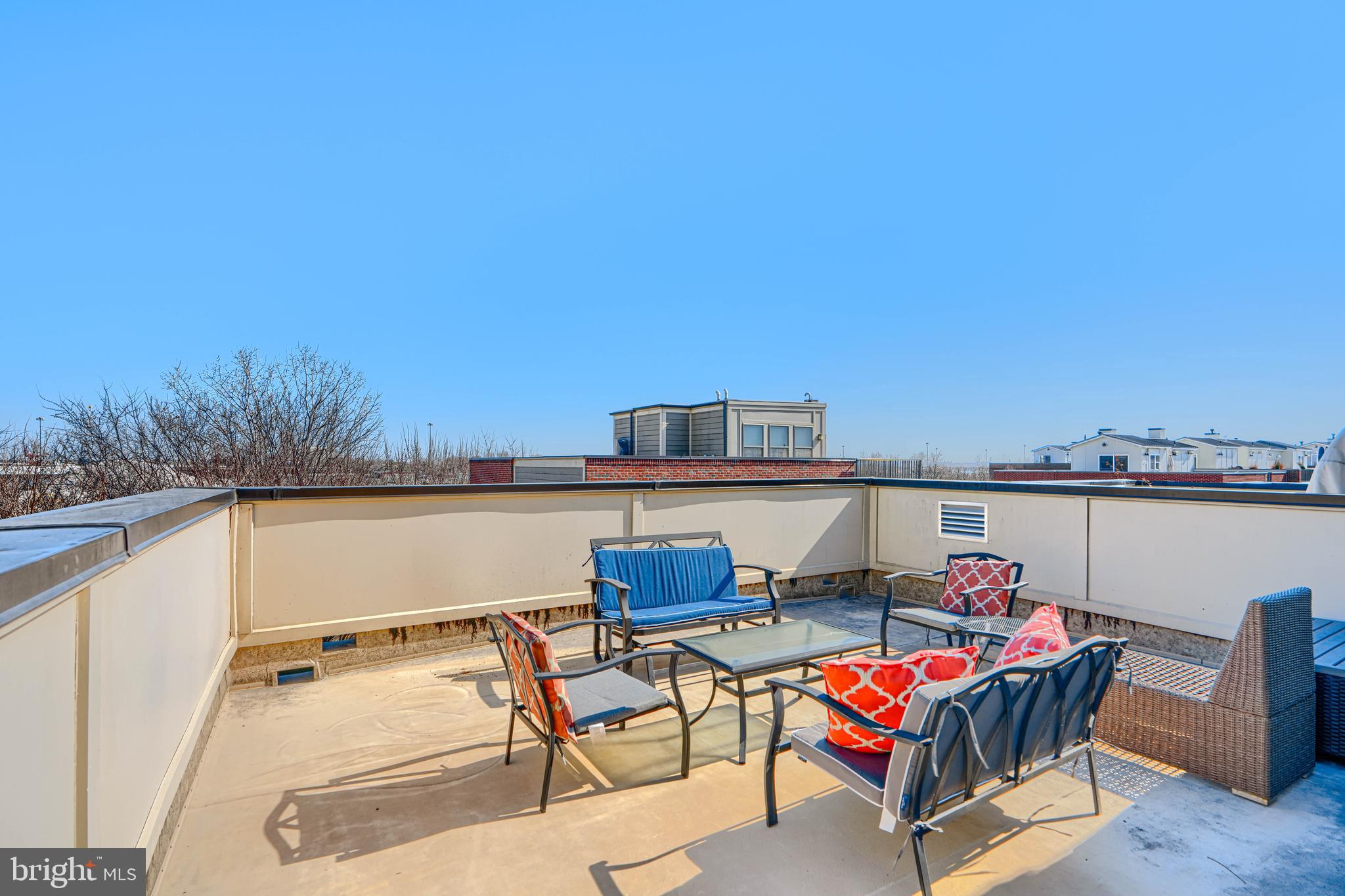 LOCUST POINT - Residential