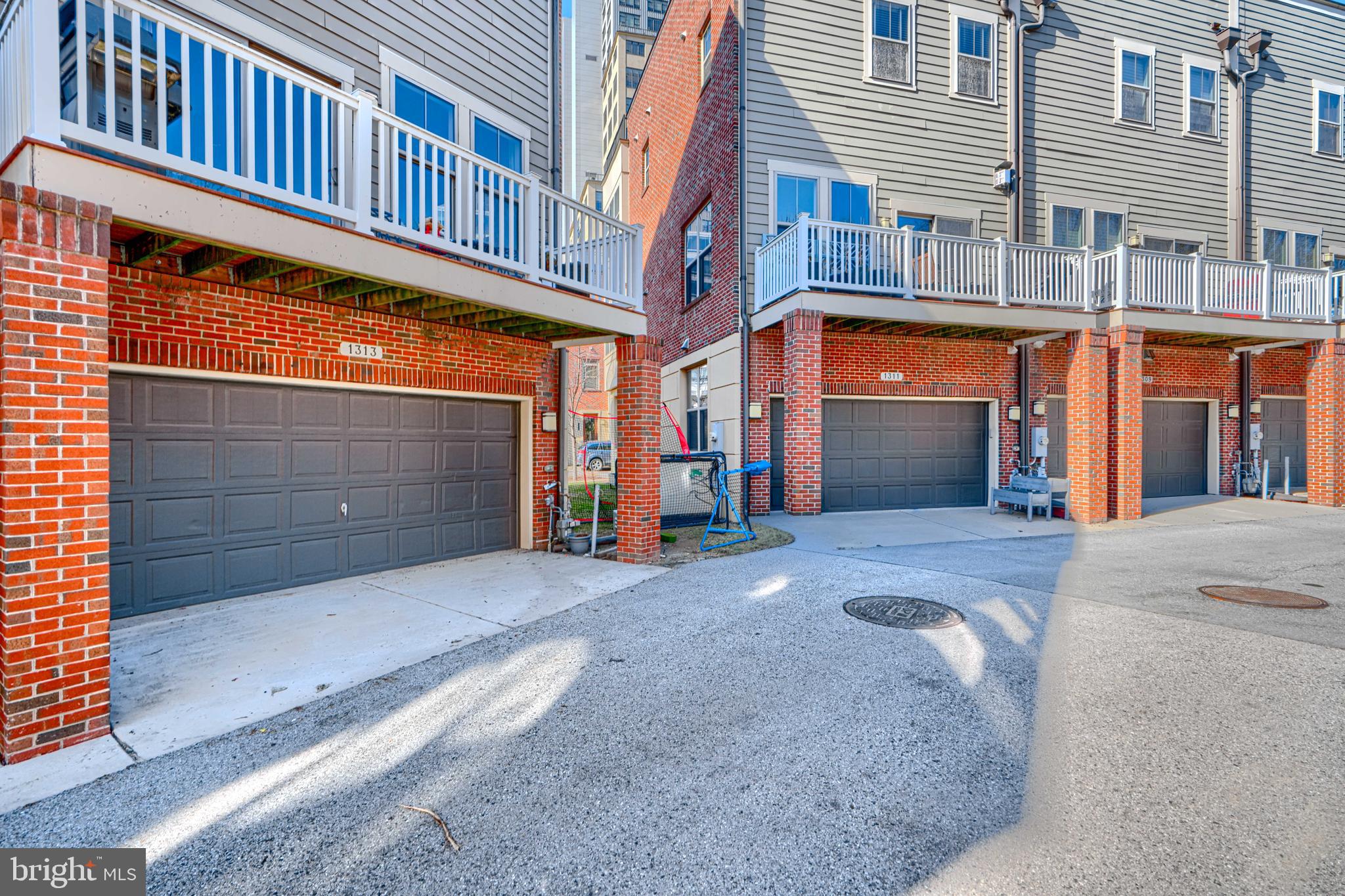 LOCUST POINT - Residential