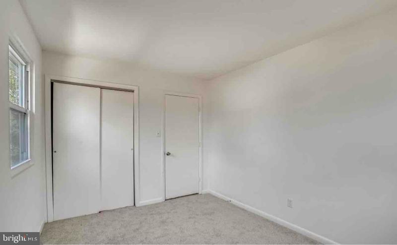 WOODLAND BEACH - Residential Lease