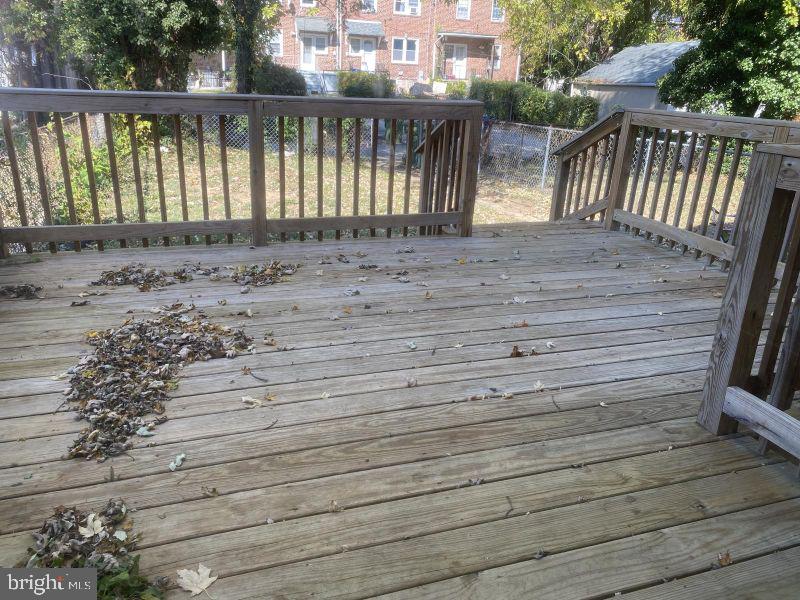 BELVEDERE SQUARE - Residential Lease