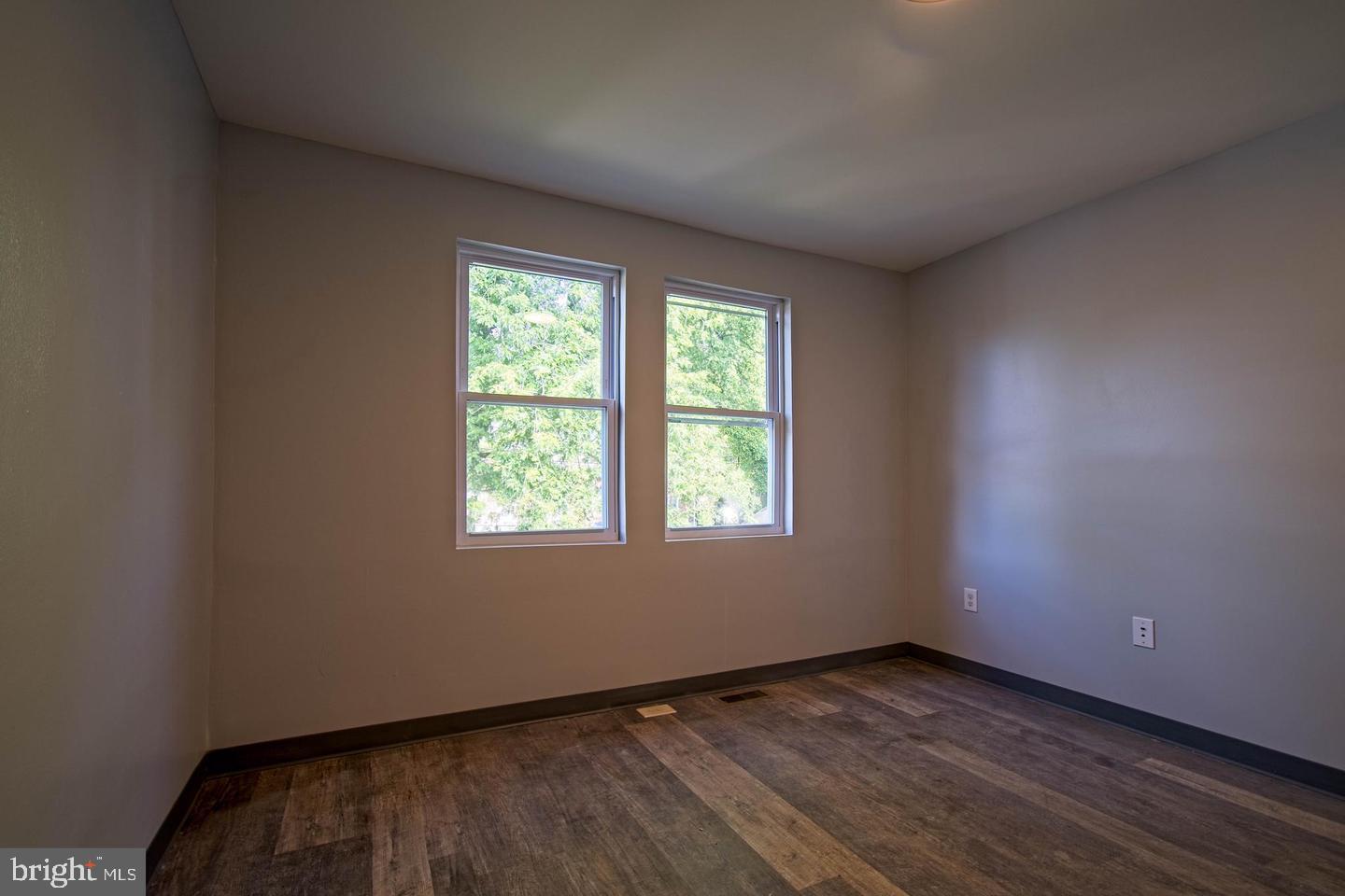 BELVEDERE SQUARE - Residential Lease