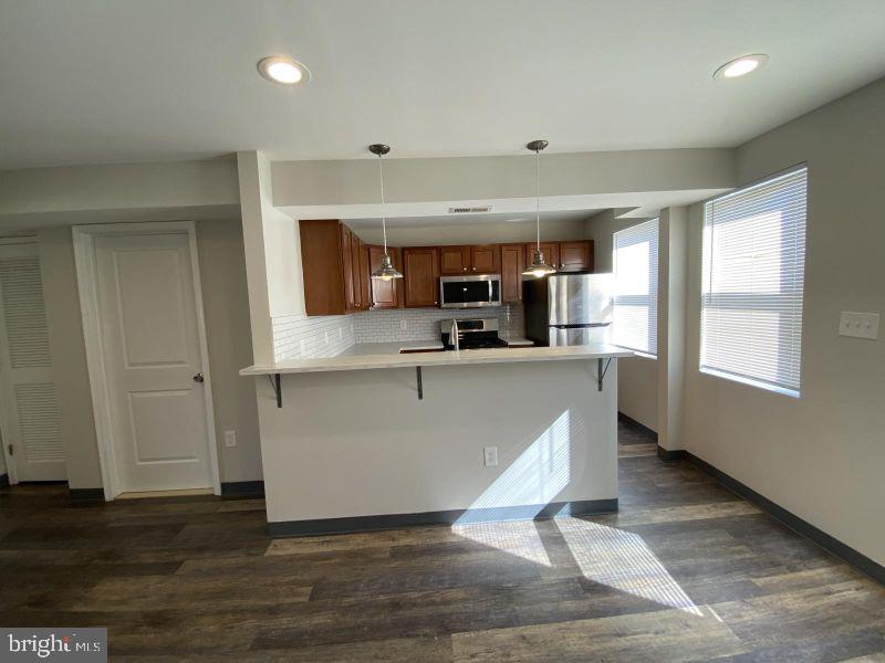 BELVEDERE SQUARE - Residential Lease