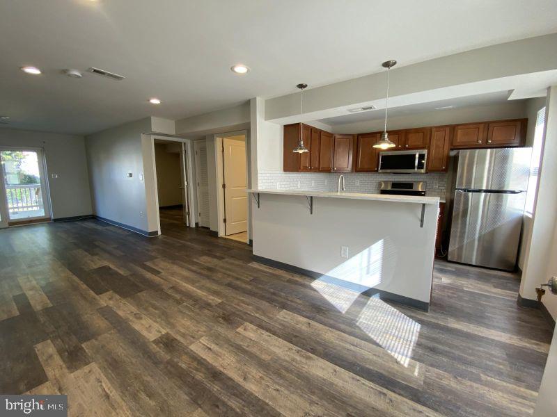 BELVEDERE SQUARE - Residential Lease