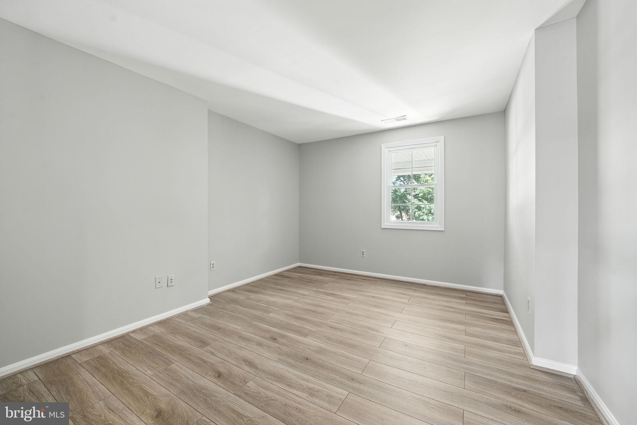 TANTALLON ON THE POTOMAC - Residential