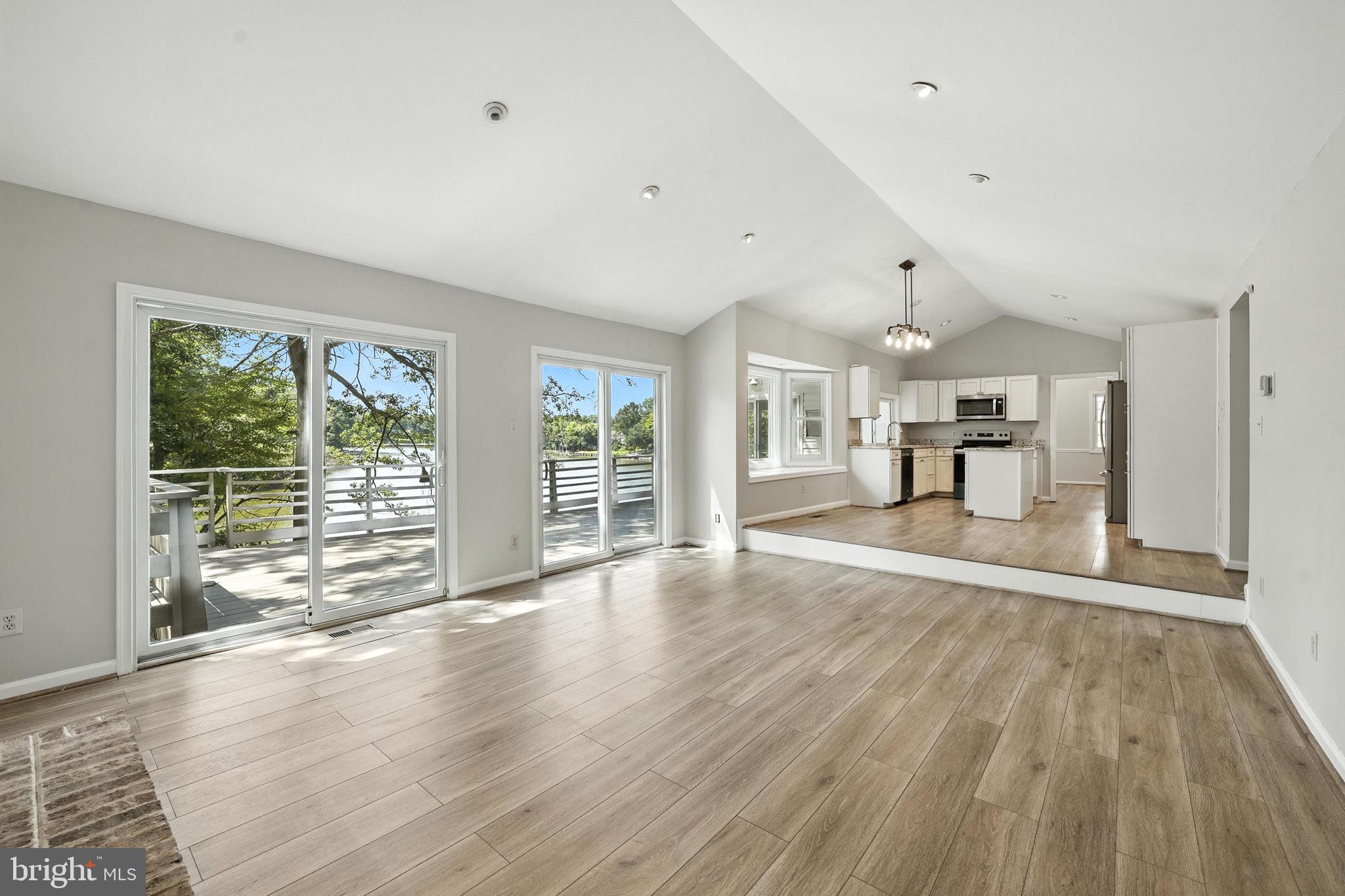 TANTALLON ON THE POTOMAC - Residential