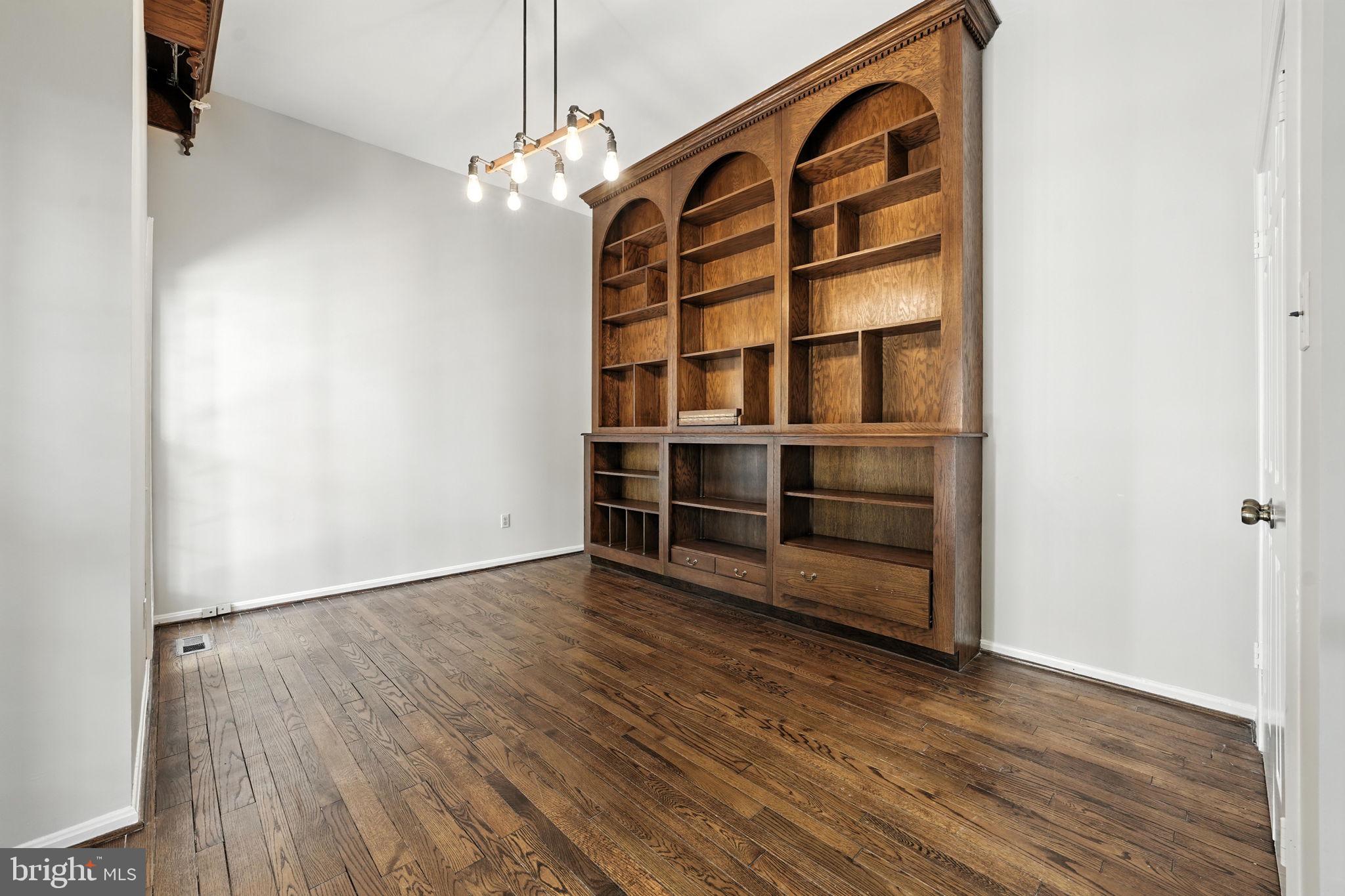 TANTALLON ON THE POTOMAC - Residential