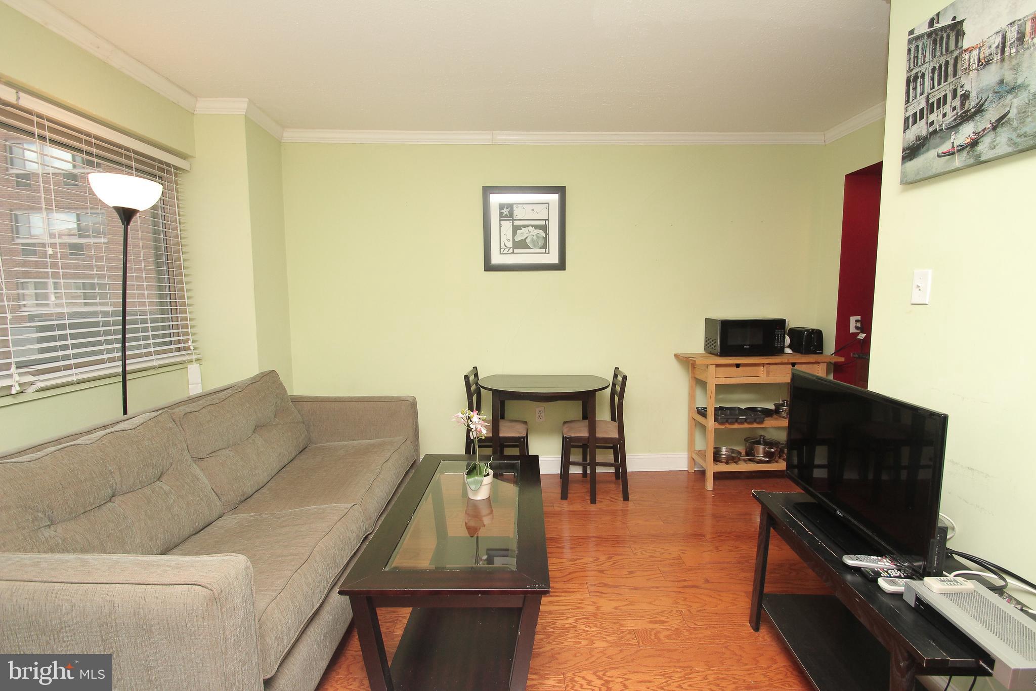 2101-17 CHESTNUT STREET 323