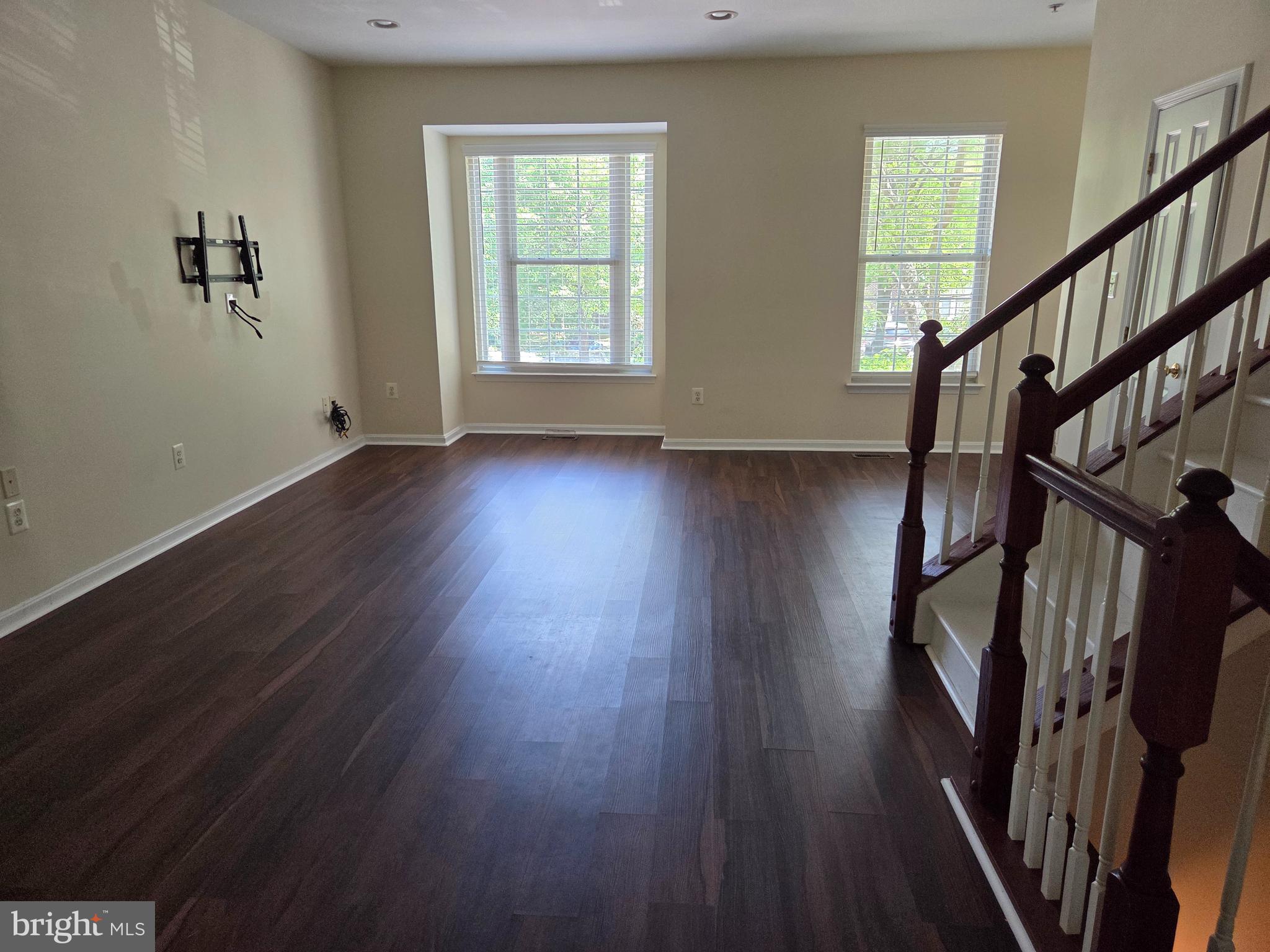 RIVER OAKS - Residential Lease