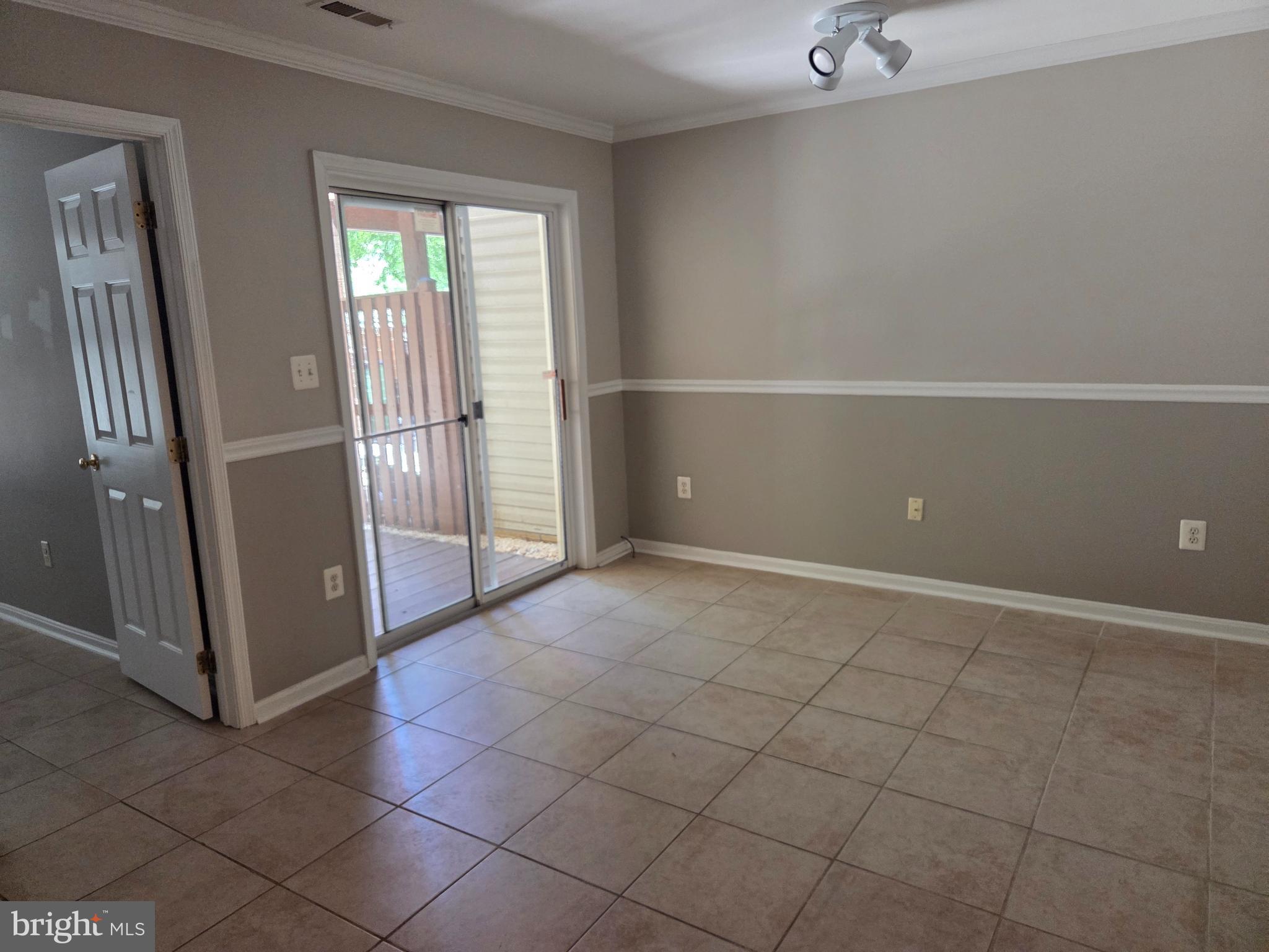 RIVER OAKS - Residential Lease