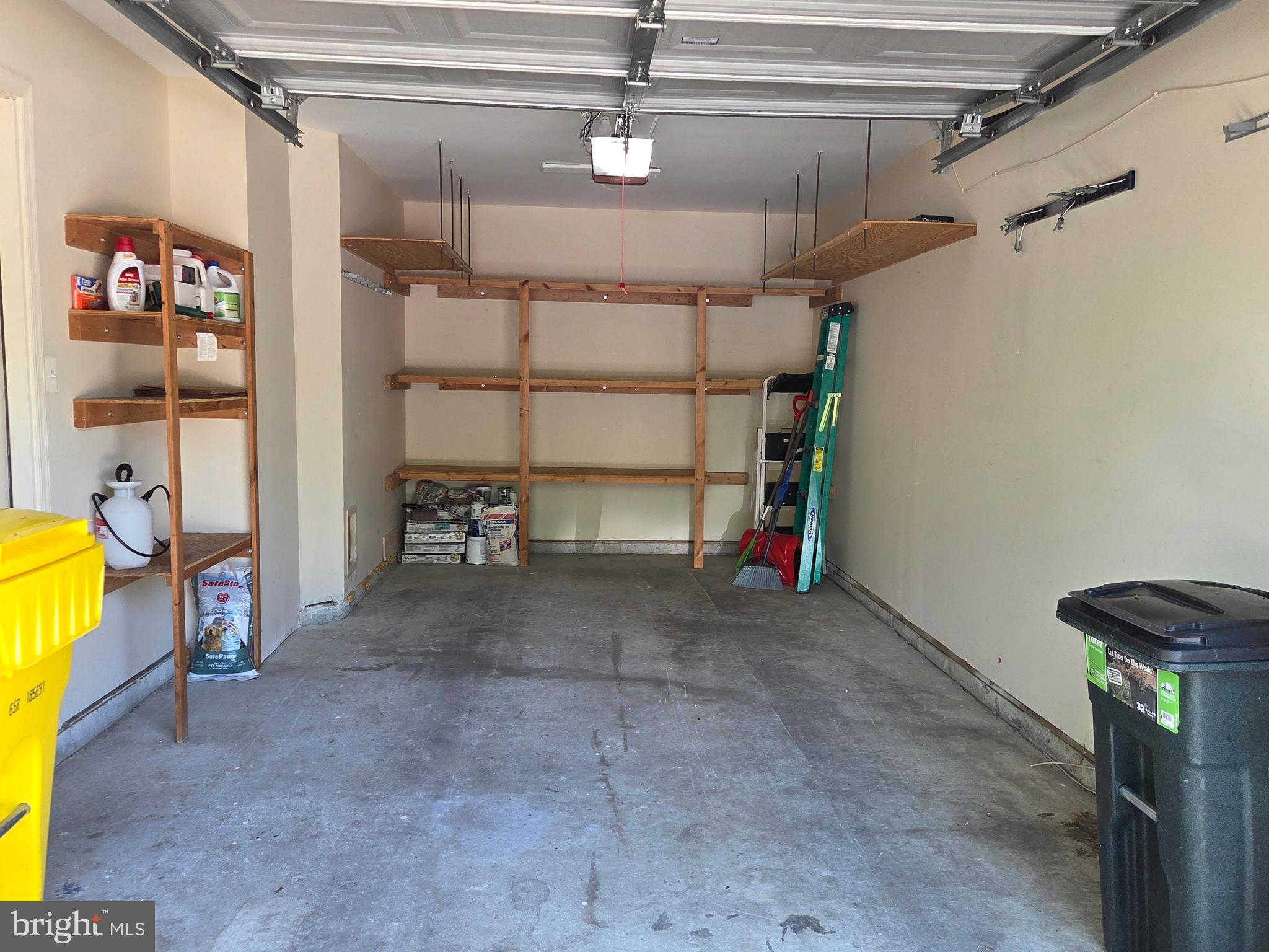 RIVER OAKS - Residential Lease