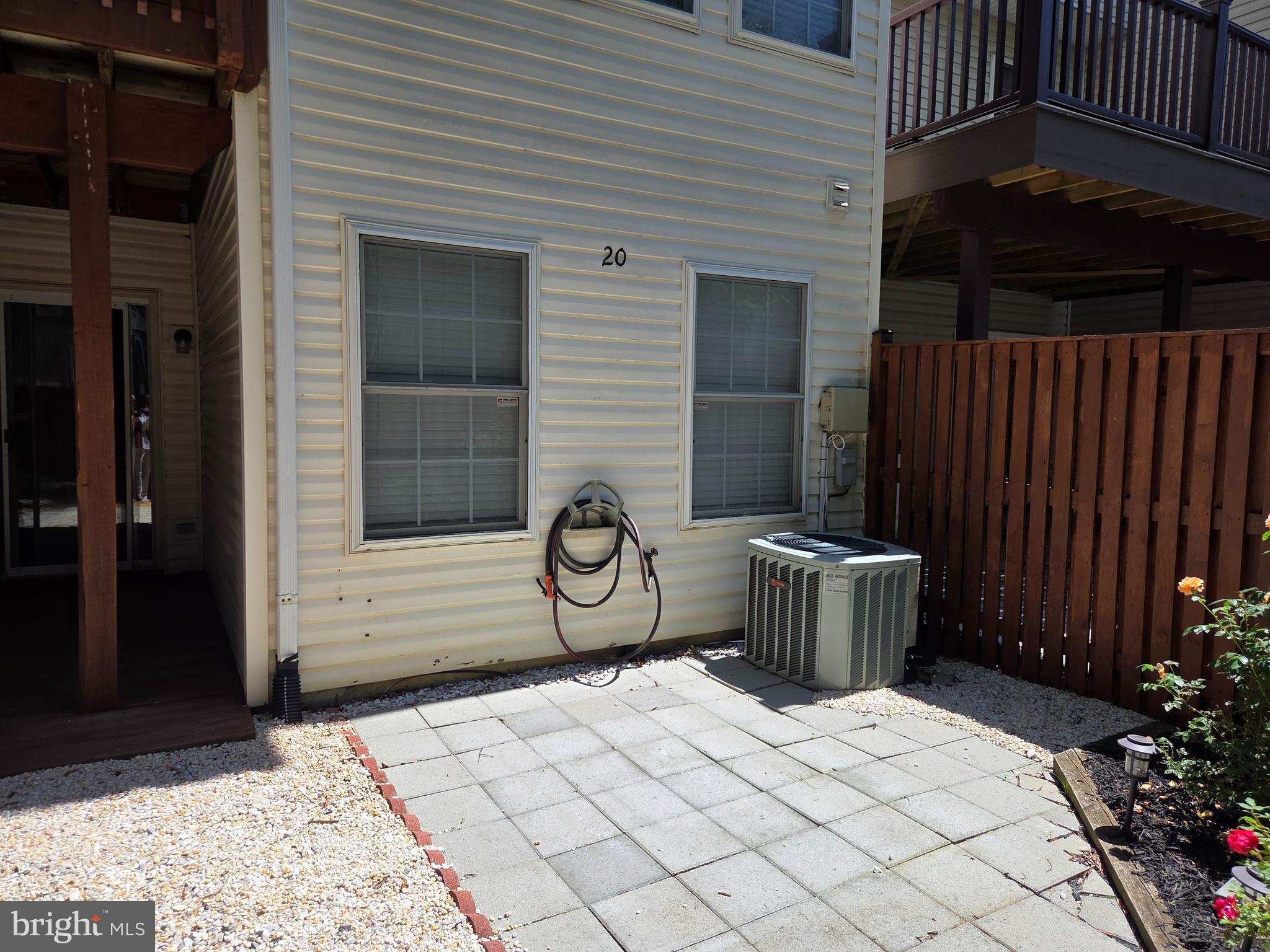 RIVER OAKS - Residential Lease