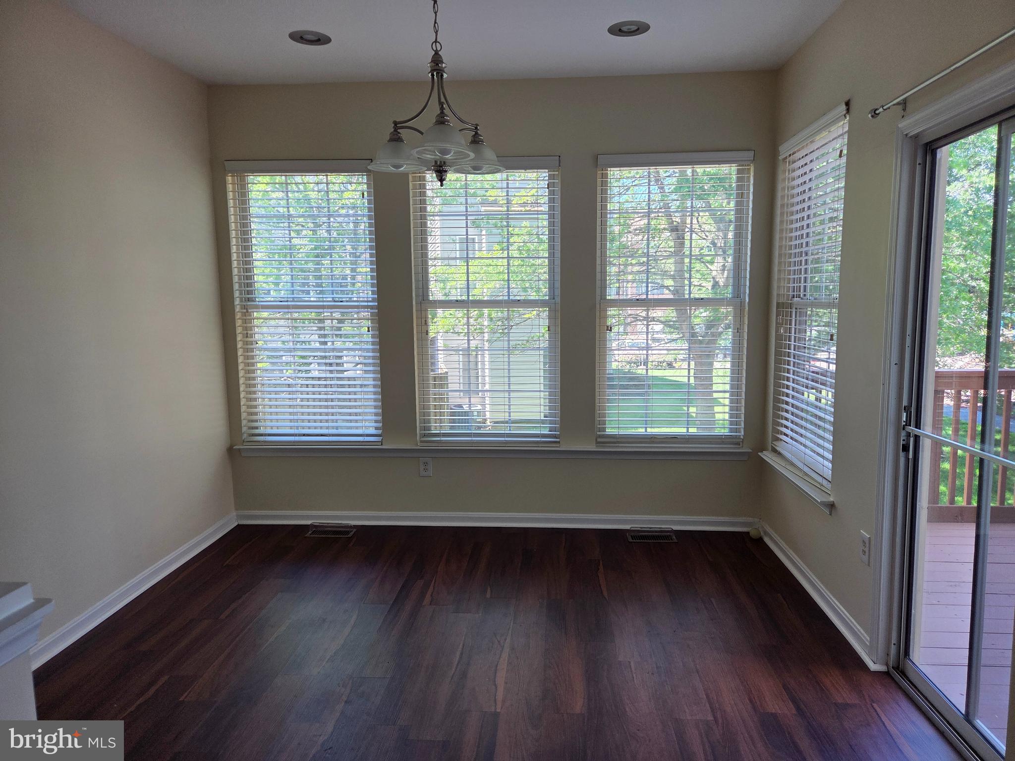 RIVER OAKS - Residential Lease