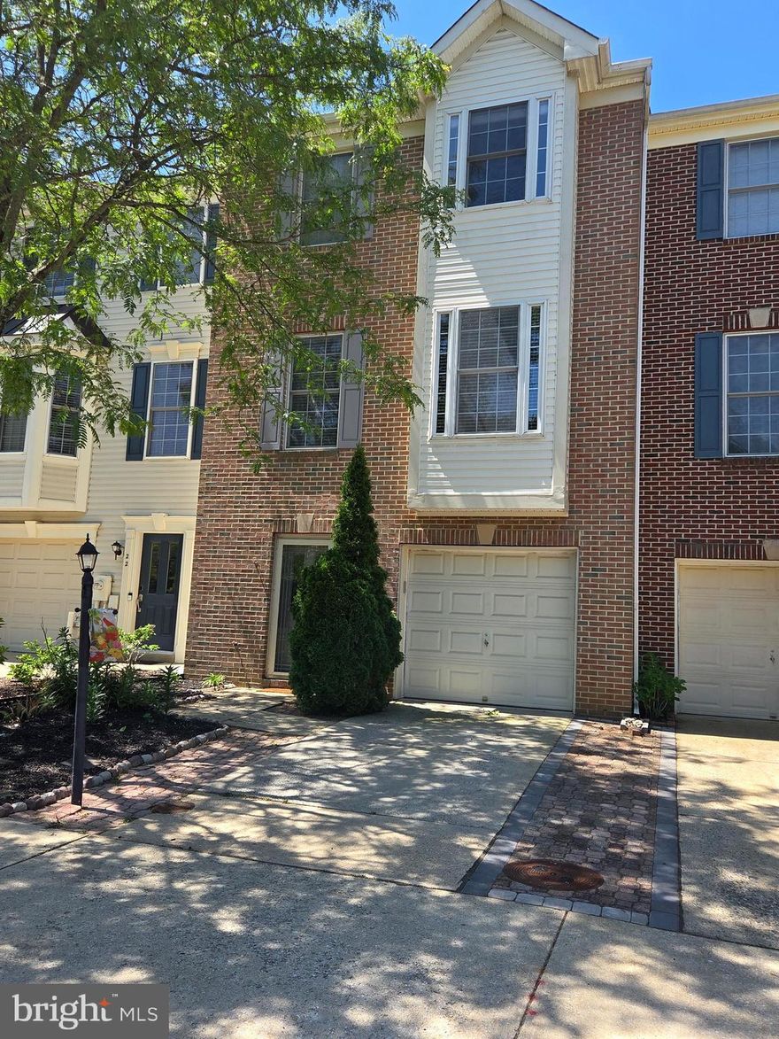 Spacious townhouse on 3 levels of living, with walk out basement to fenced yard. Deck off the sunroom on 2nd level. Primary bedroom, private bathroom with a soaking tub and separate shower. 1 car garage with storage shelves and garage door opener. Plenty of visitor parking opposite driveway.