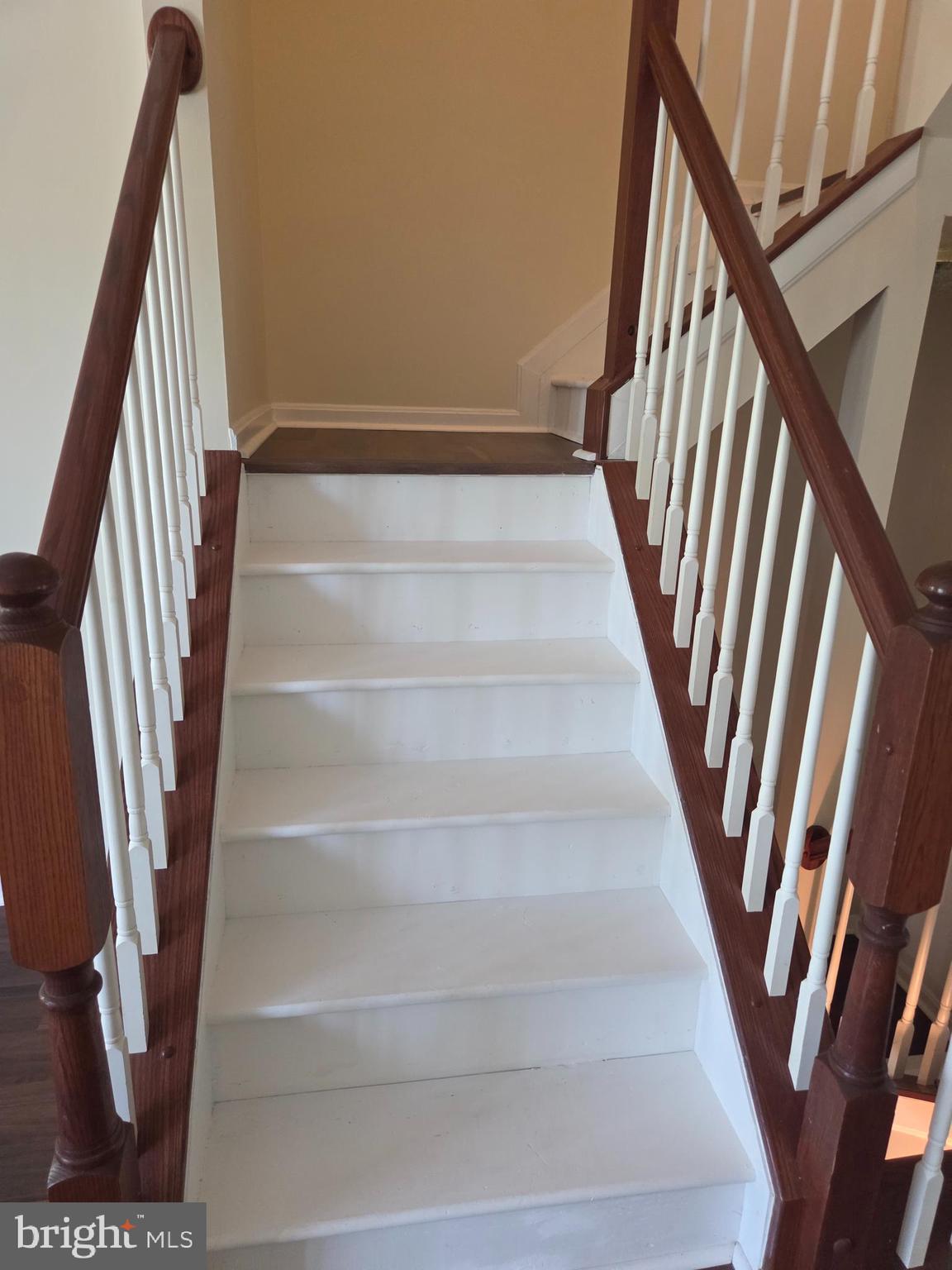 RIVER OAKS - Residential Lease