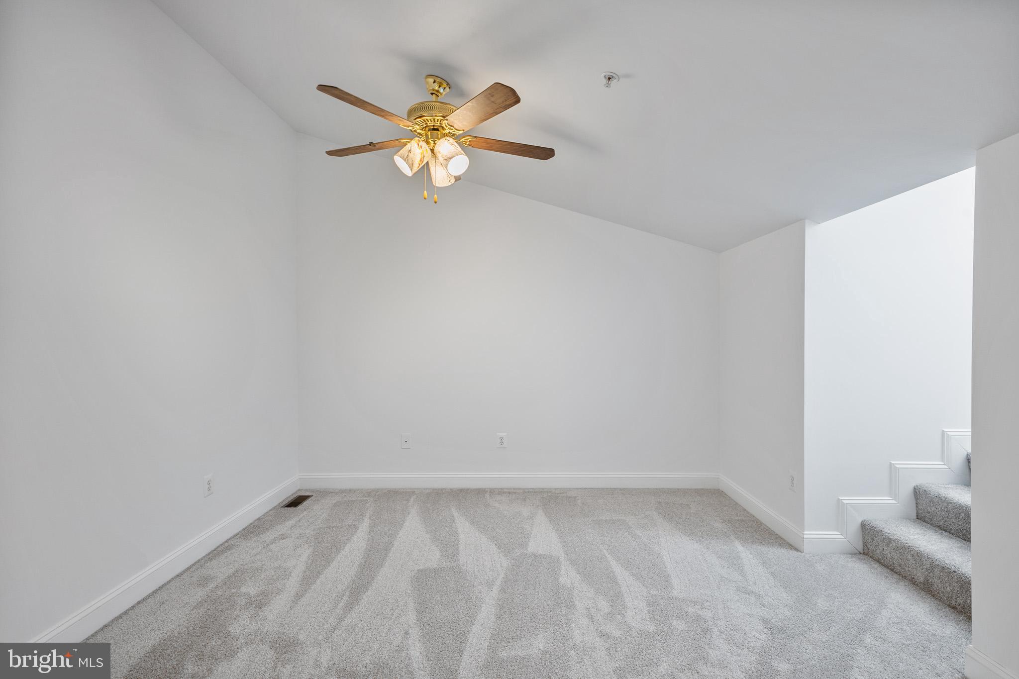 WASHINGTON SQUARE - Residential