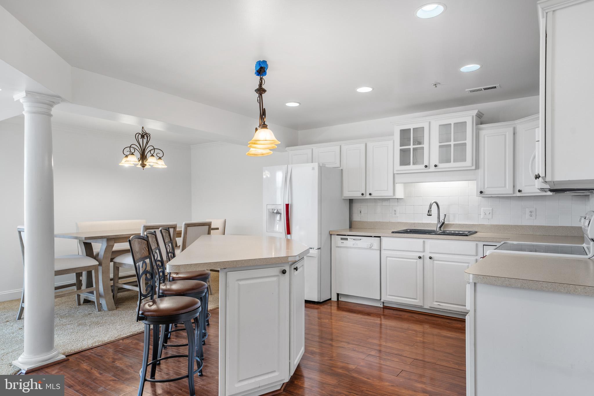 WASHINGTON SQUARE - Residential