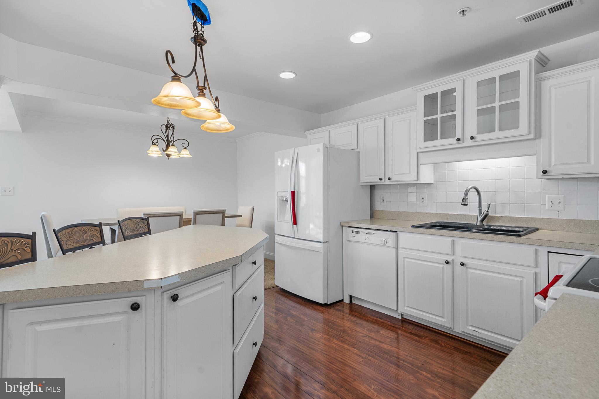 WASHINGTON SQUARE - Residential