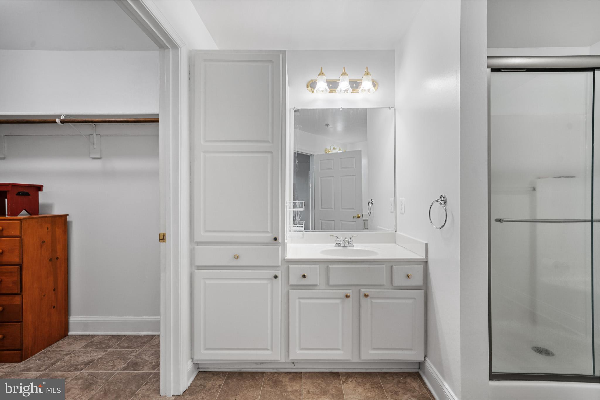 WASHINGTON SQUARE - Residential