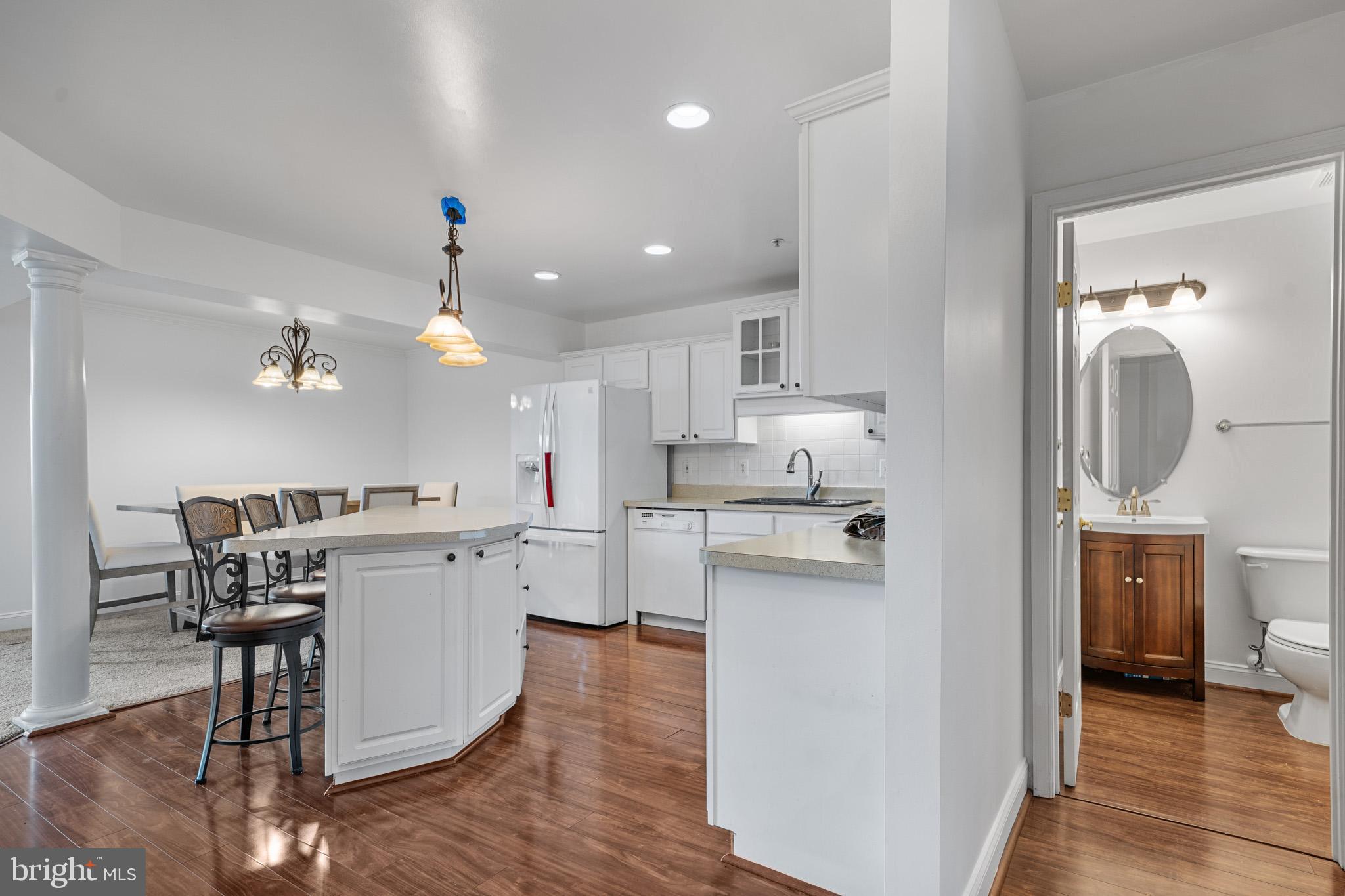 WASHINGTON SQUARE - Residential