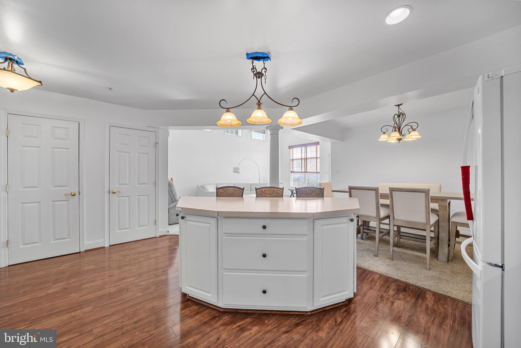 WASHINGTON SQUARE - Residential