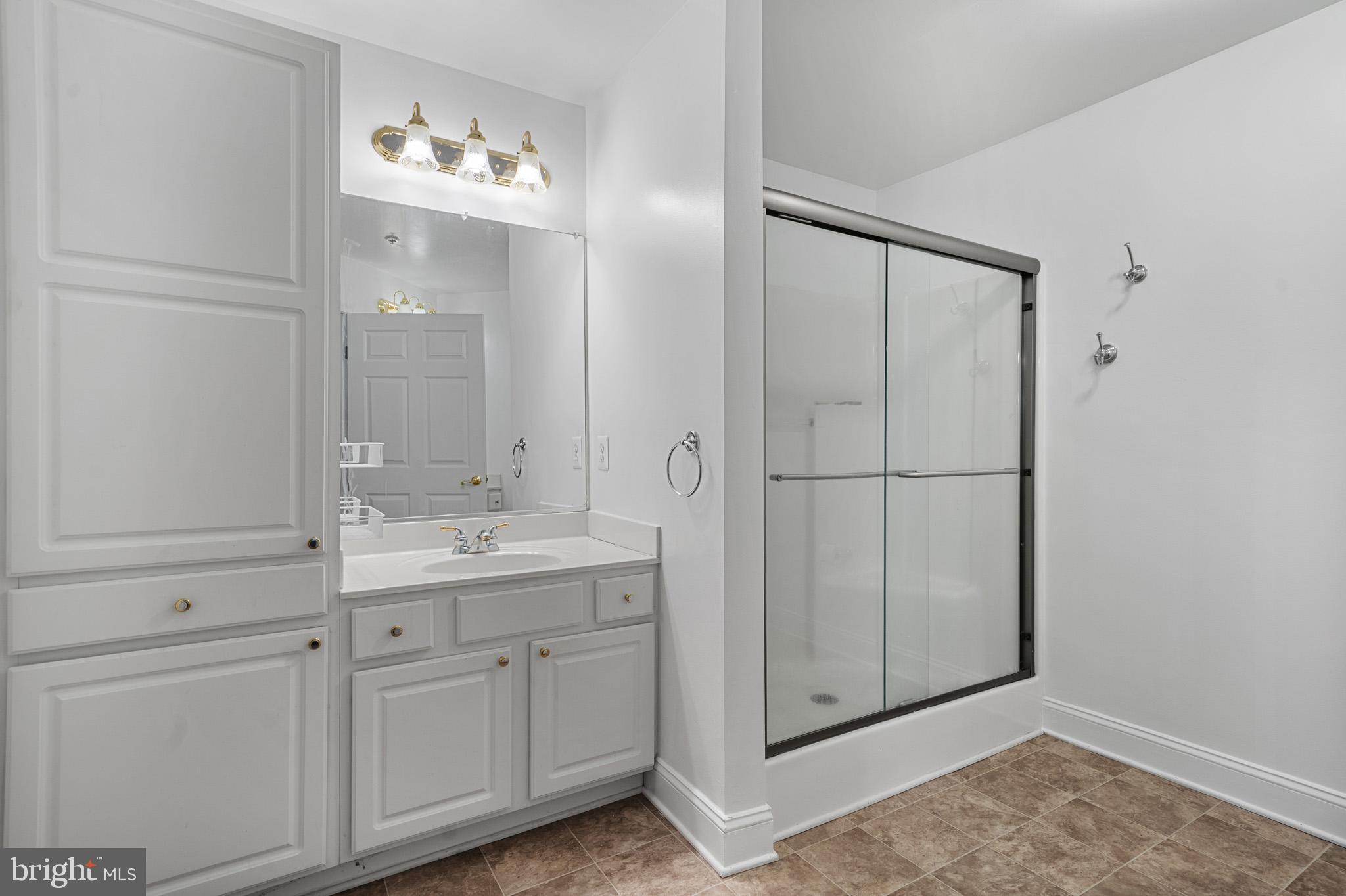 WASHINGTON SQUARE - Residential