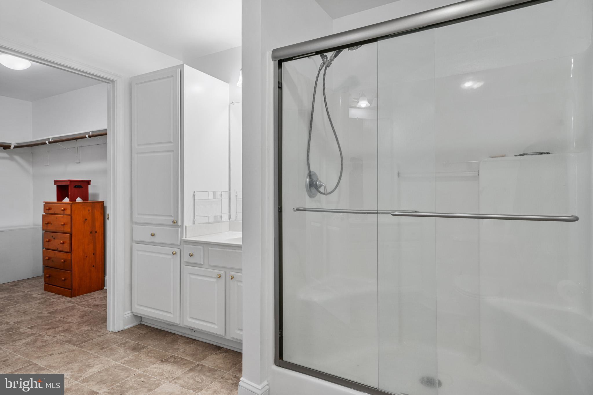 WASHINGTON SQUARE - Residential