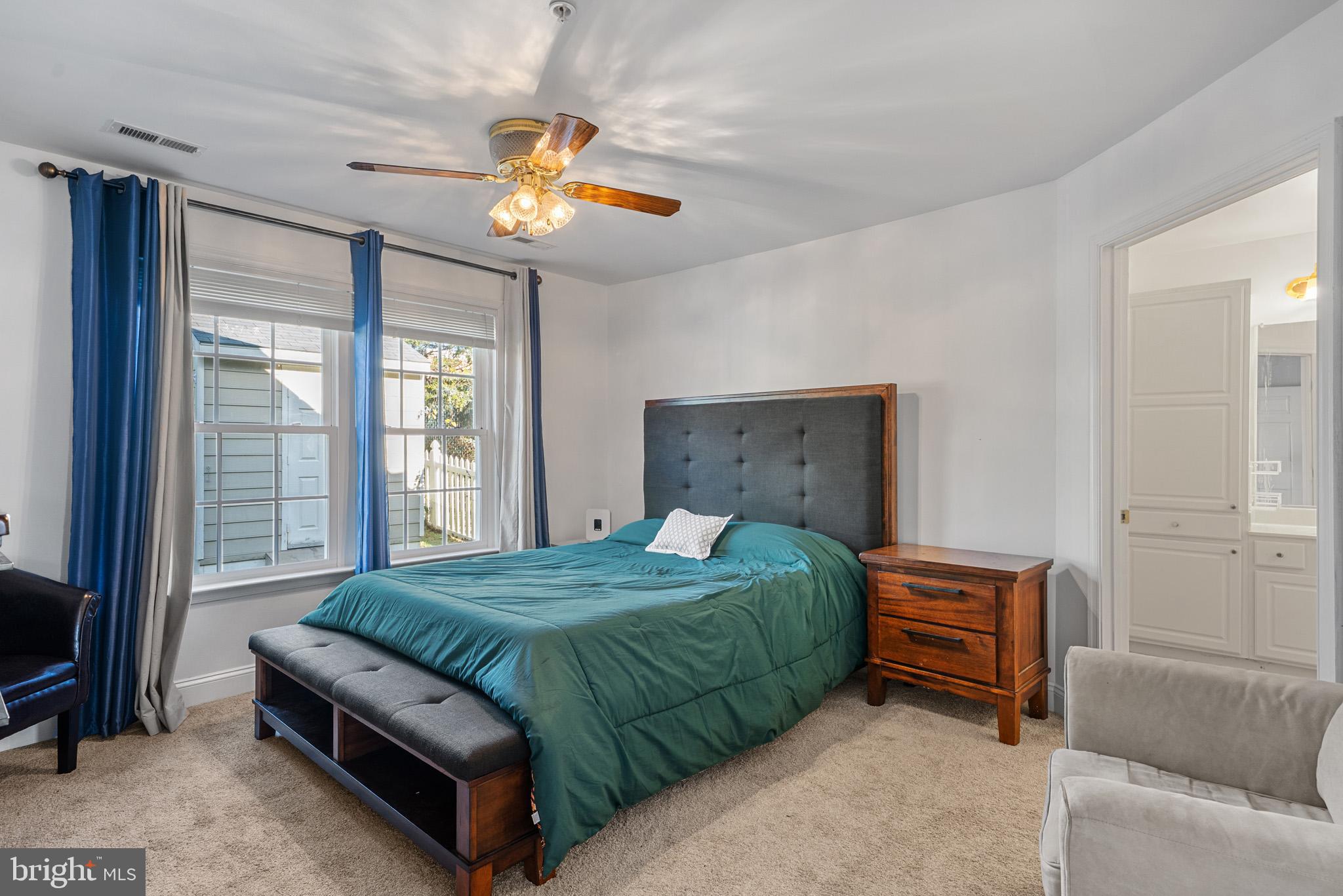 WASHINGTON SQUARE - Residential