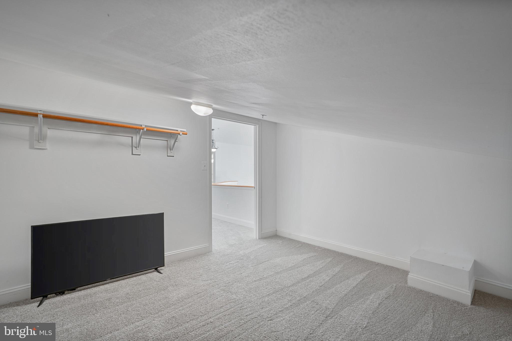 WASHINGTON SQUARE - Residential