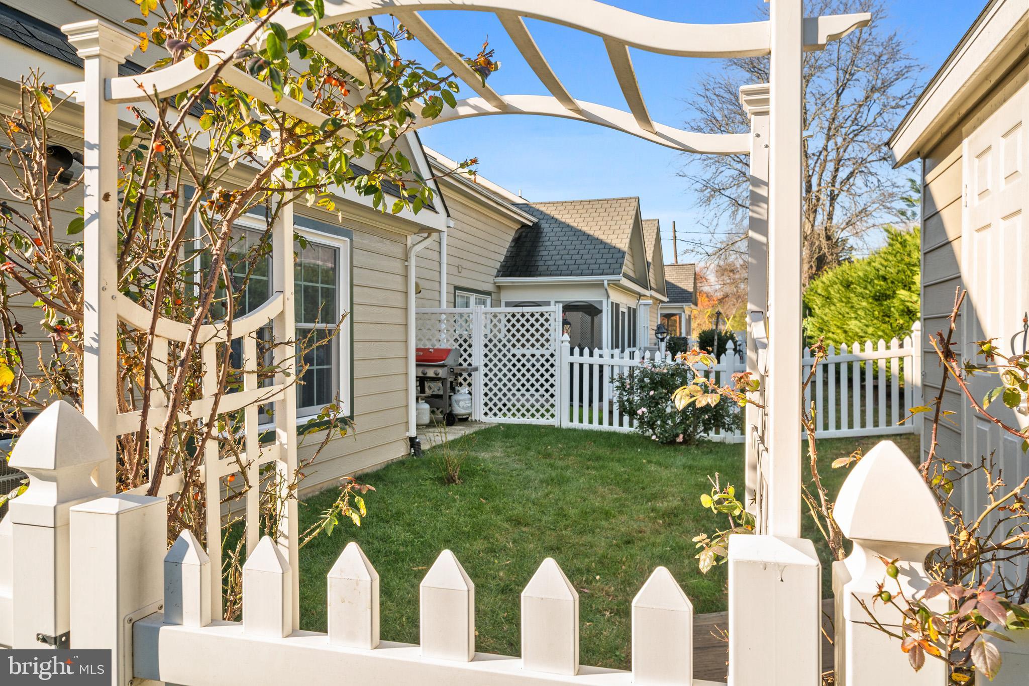 WASHINGTON SQUARE - Residential