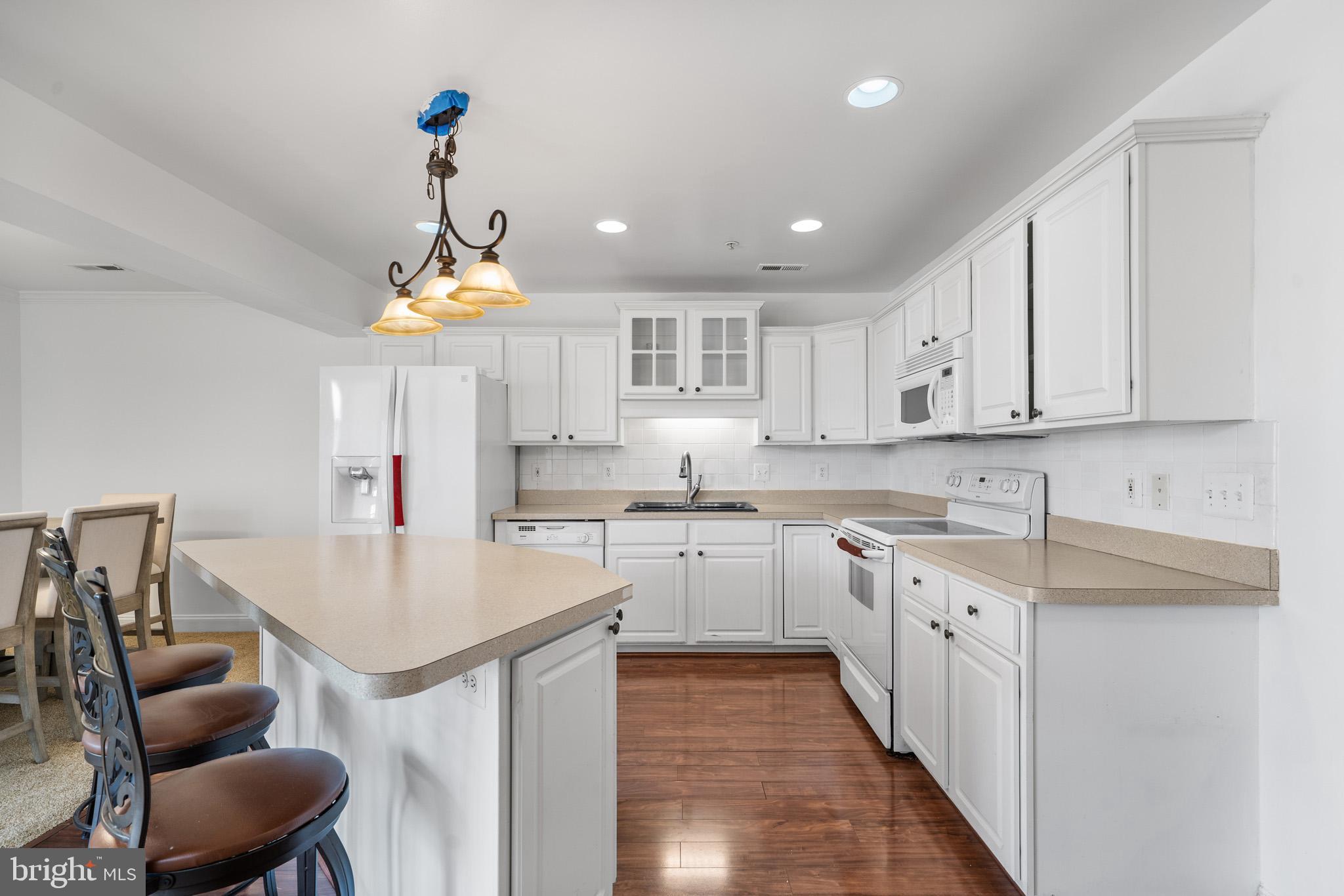 WASHINGTON SQUARE - Residential