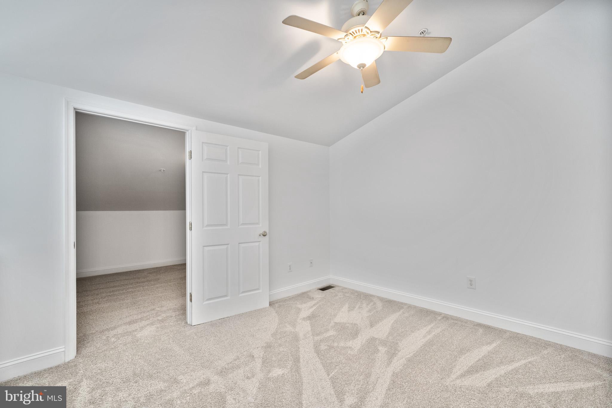 WASHINGTON SQUARE - Residential