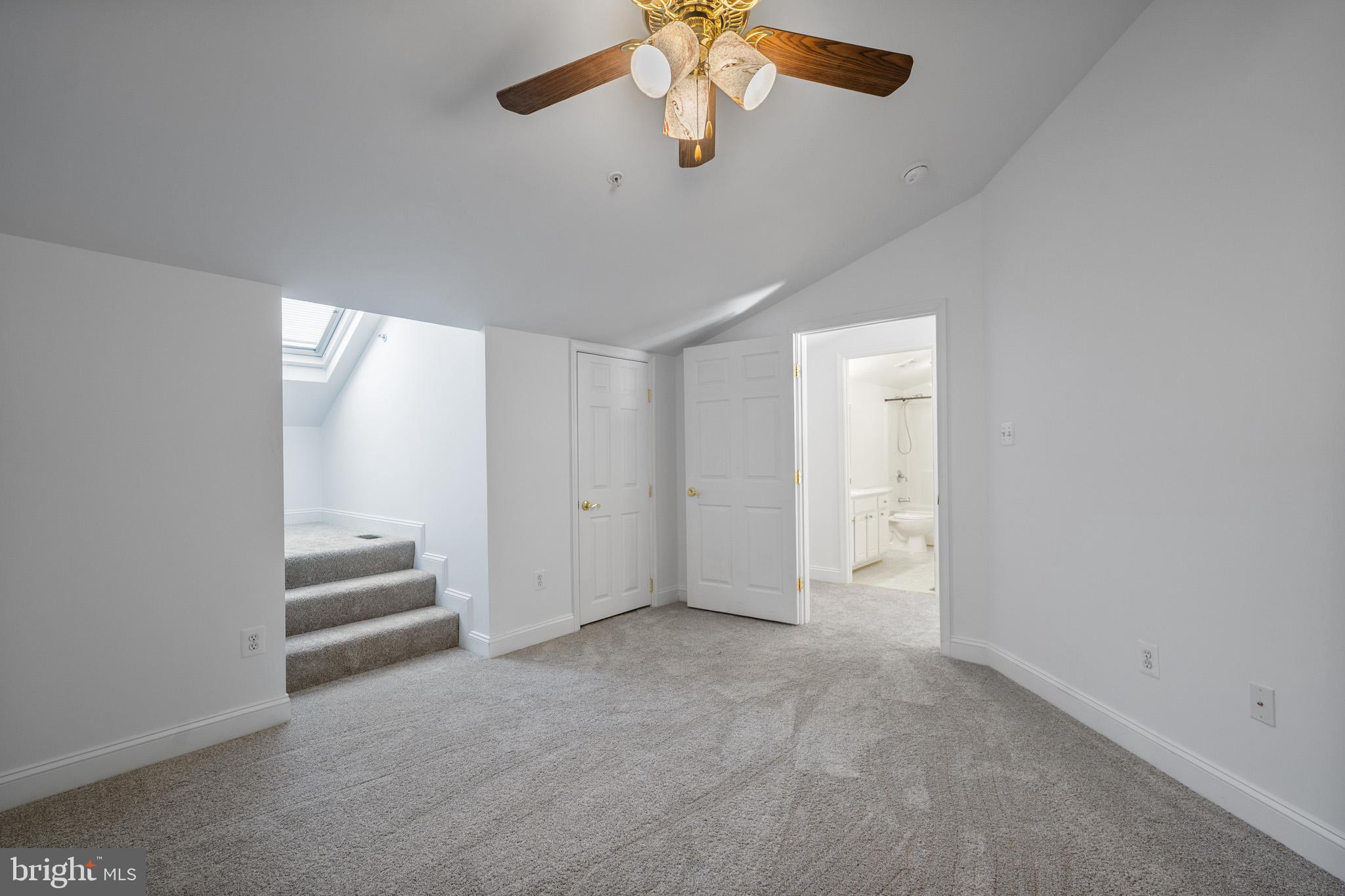 WASHINGTON SQUARE - Residential