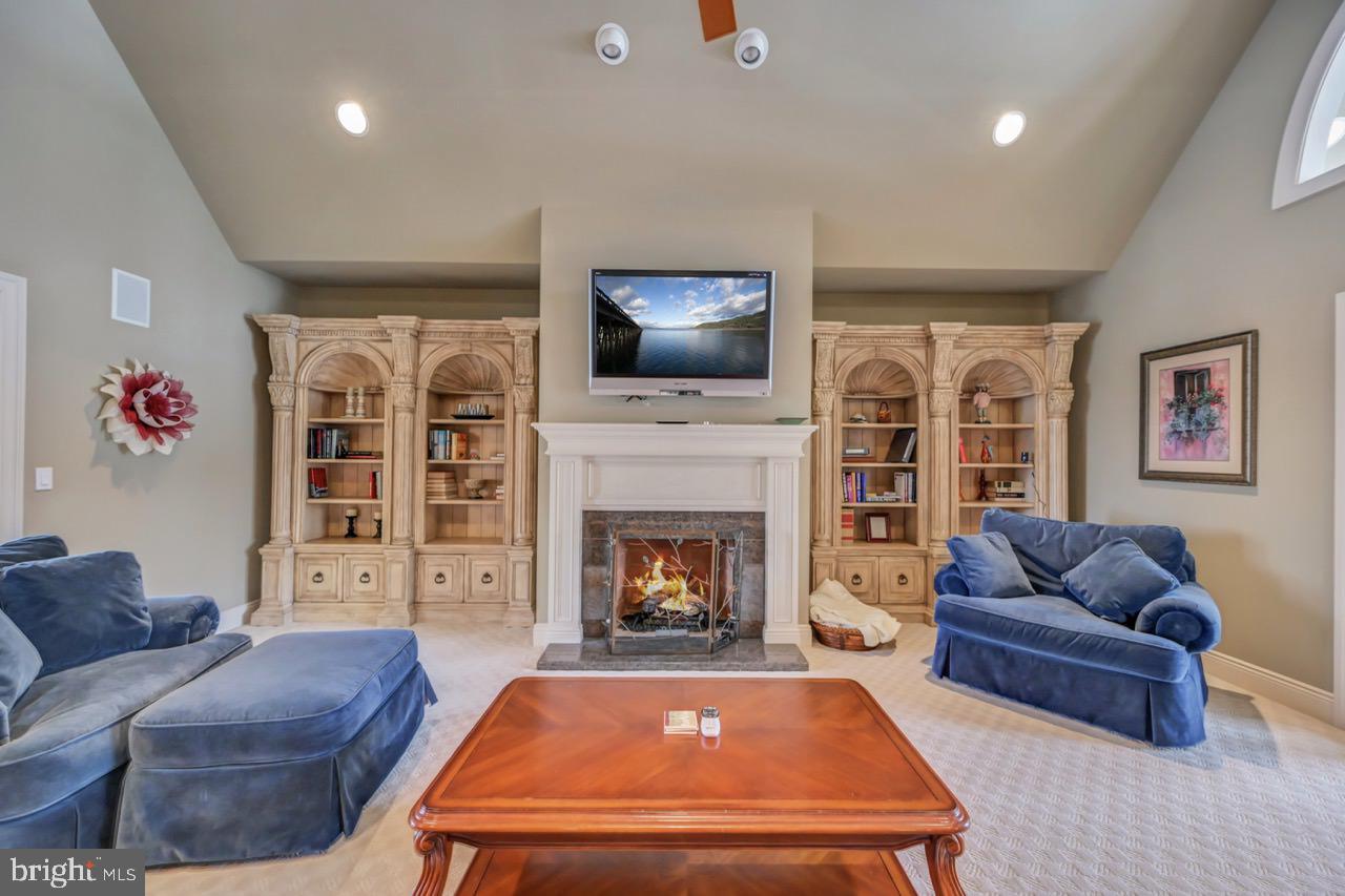 SPLIT ROCK - Residential