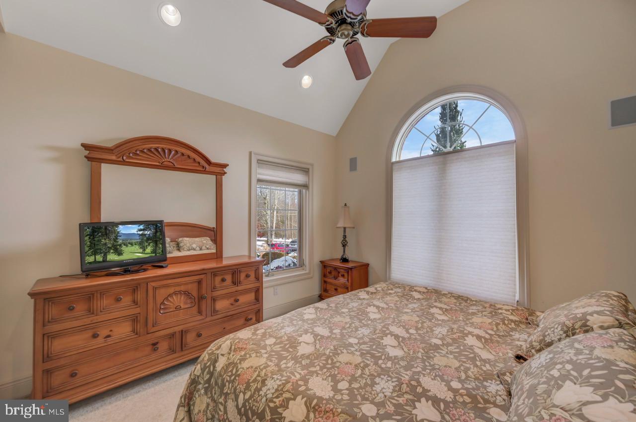 SPLIT ROCK - Residential