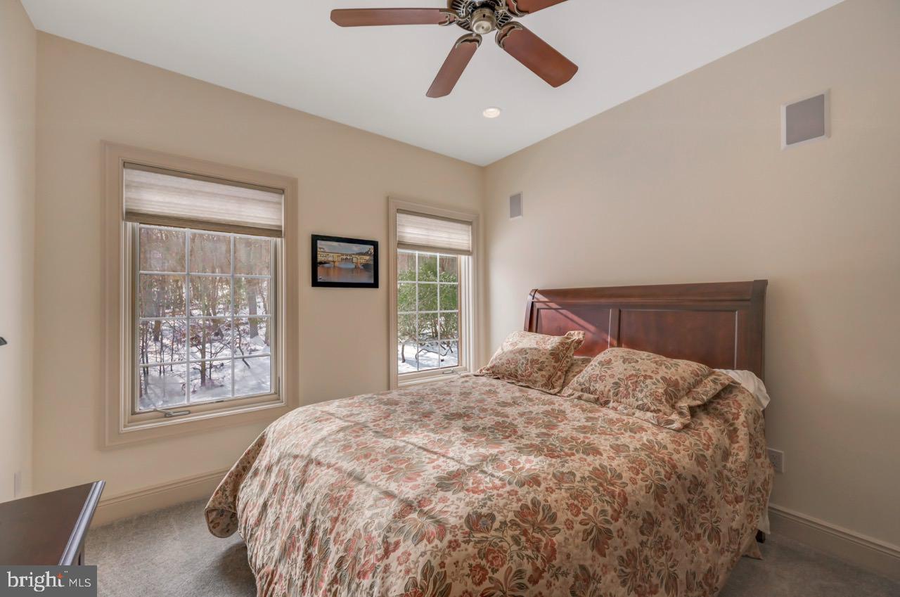 SPLIT ROCK - Residential