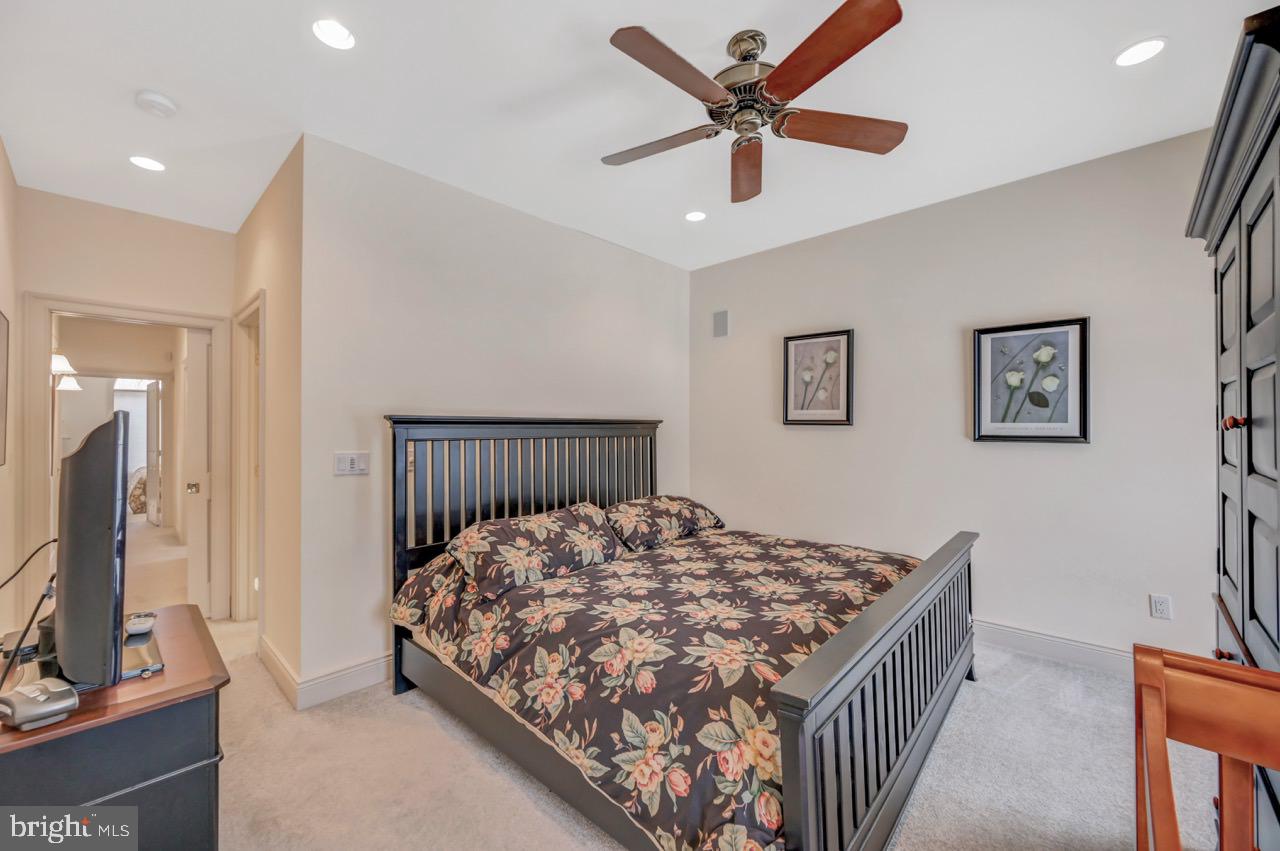 SPLIT ROCK - Residential