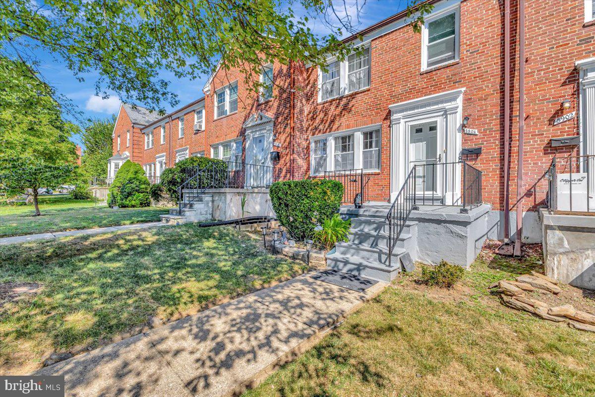5904 EDMONDSON