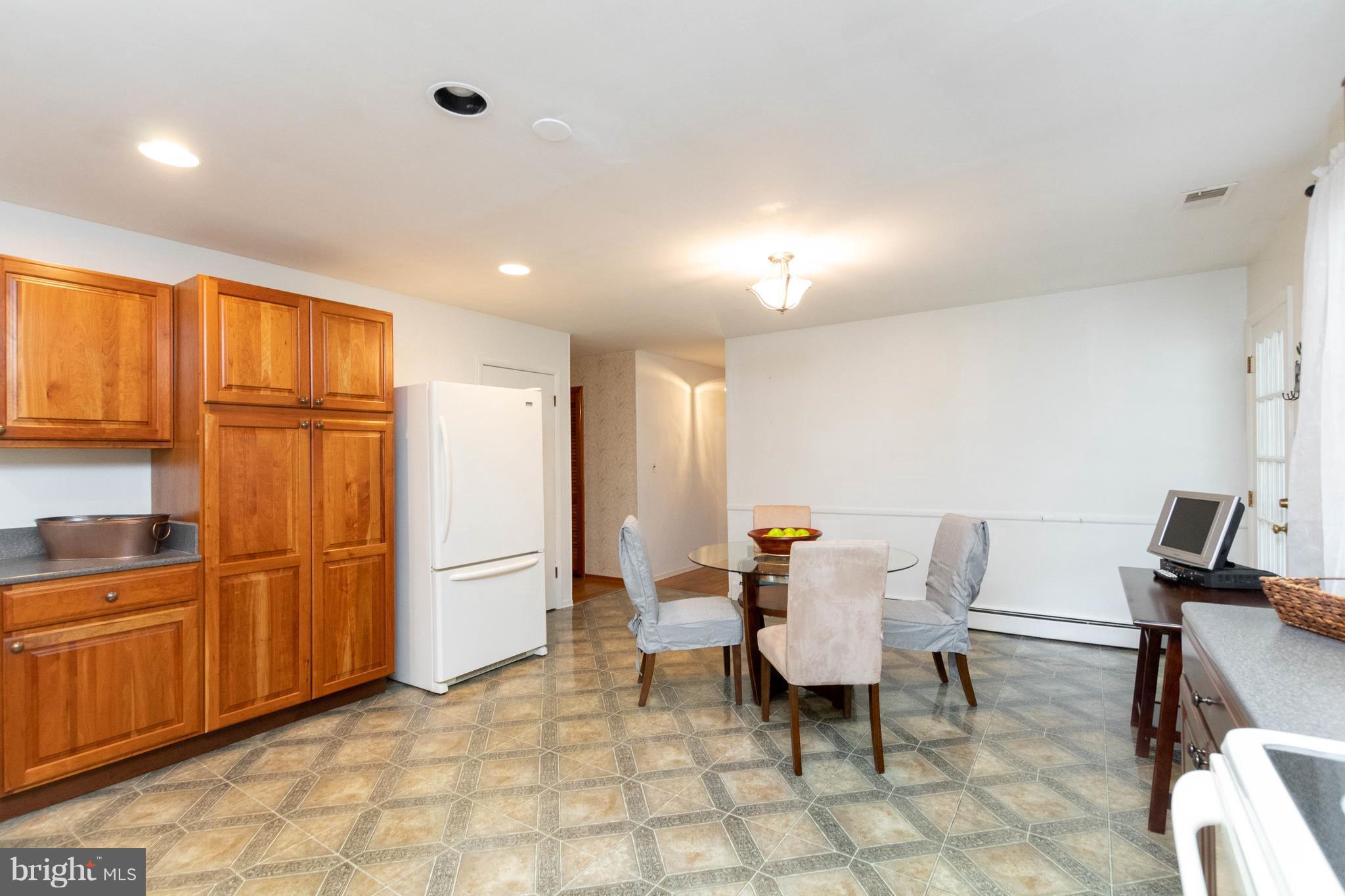 PERRY HALL - Residential