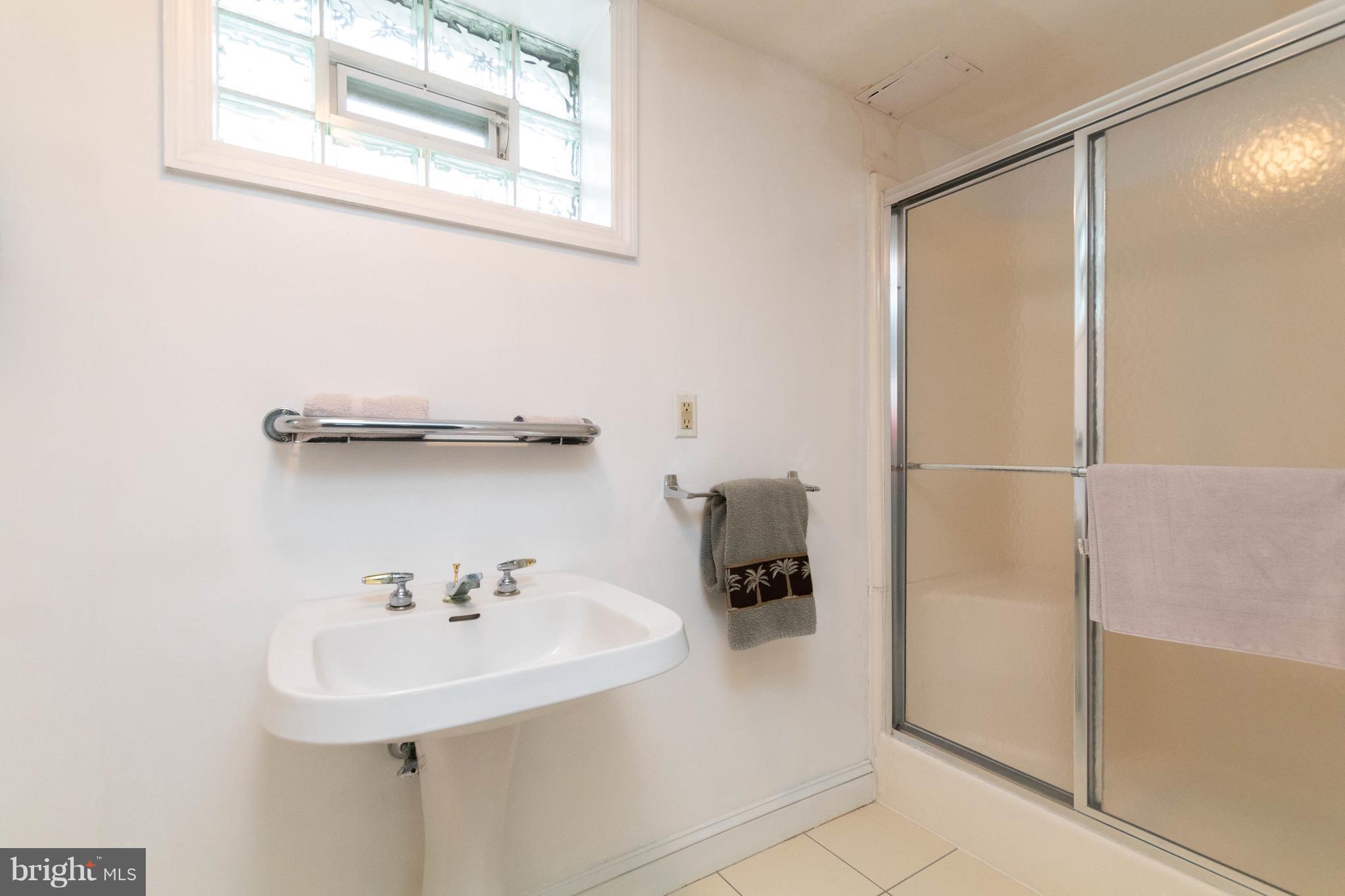 PERRY HALL - Residential