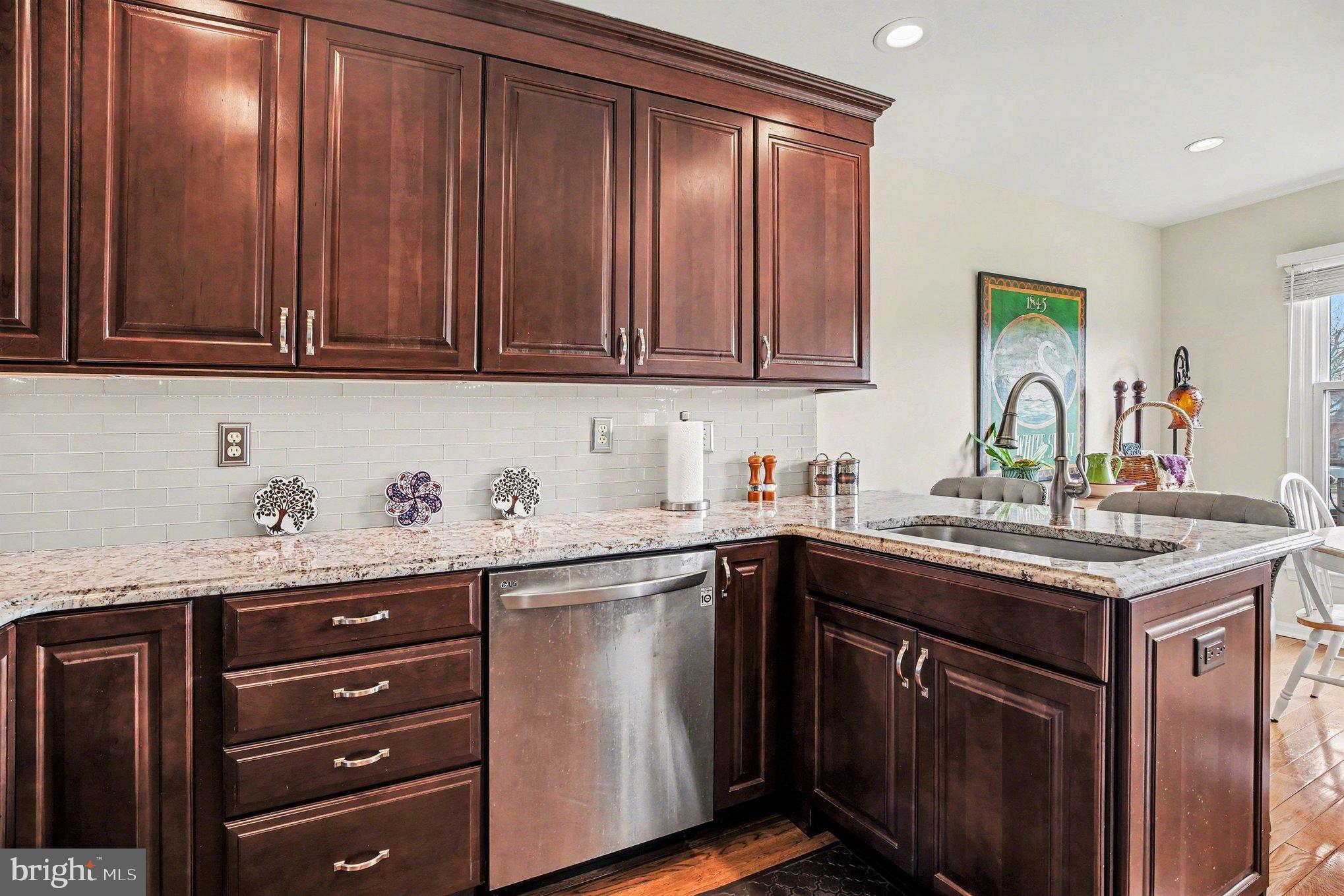 CHARLESTOWNE - Residential