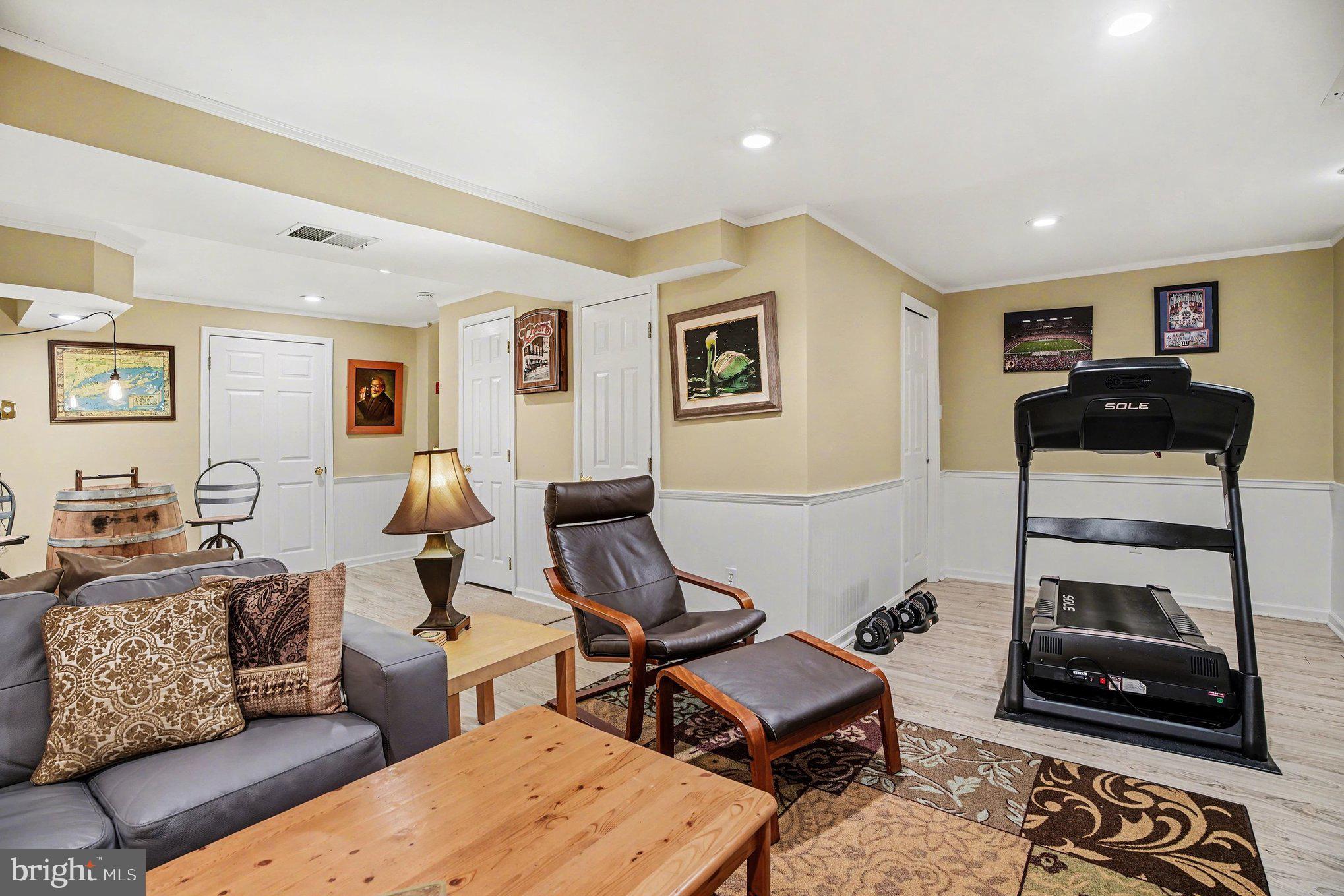 CHARLESTOWNE - Residential