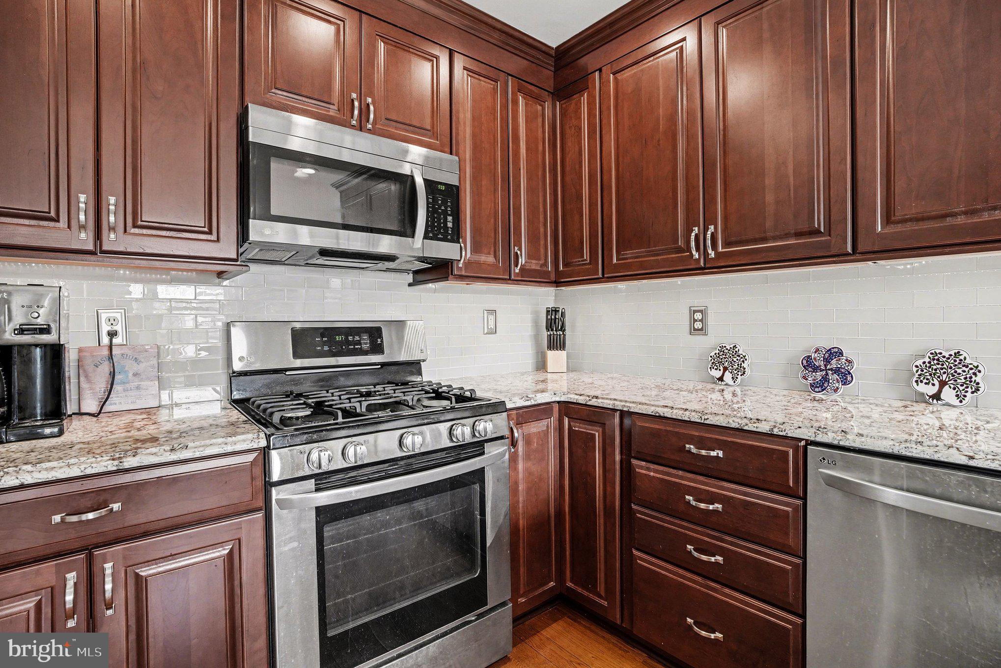 CHARLESTOWNE - Residential